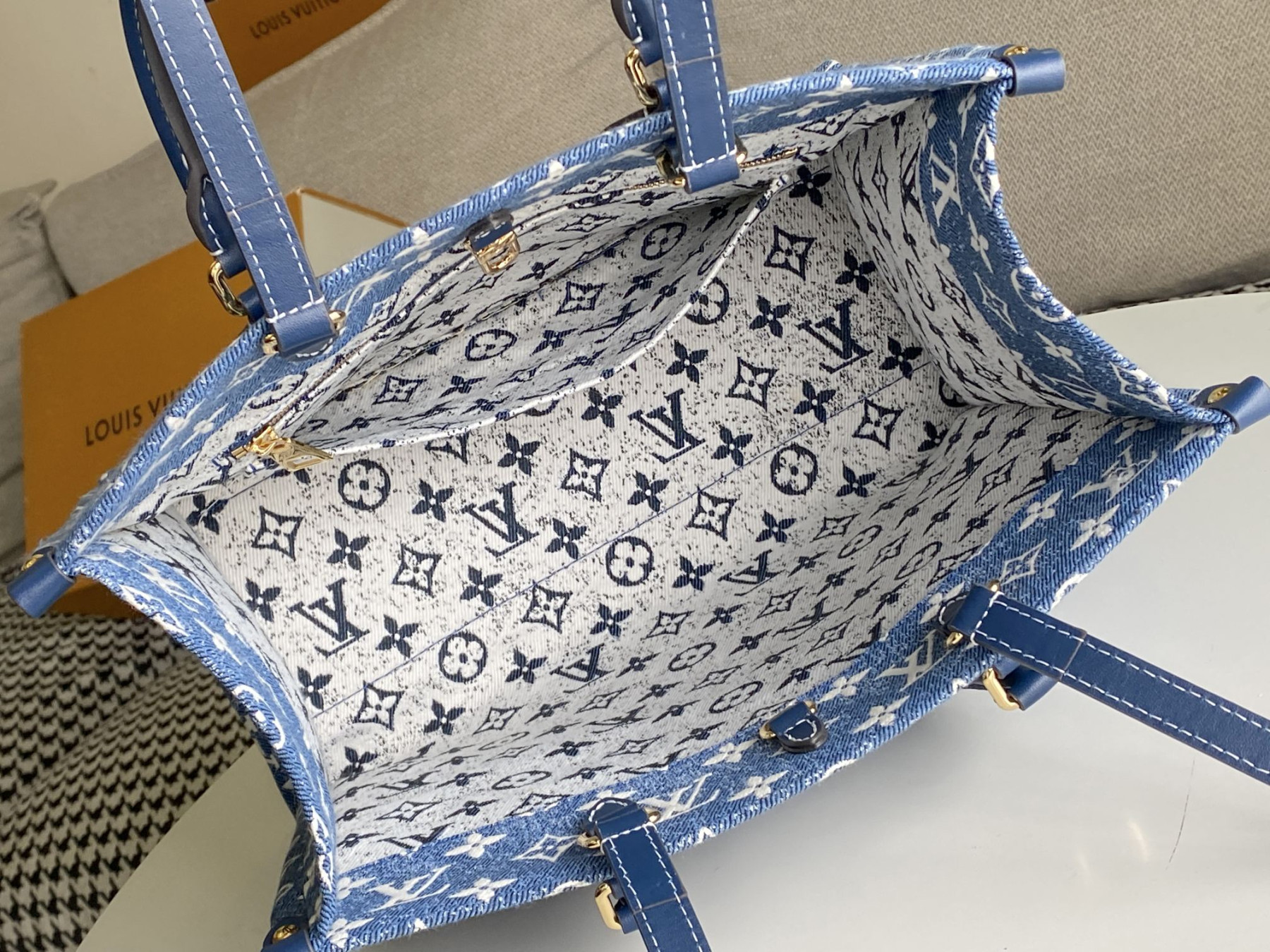 L0vis Vvtt0n OnTheGo MM M59608 35x27x14CM