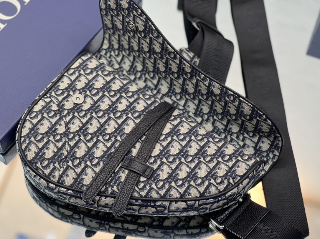 D10r Saddle Bag Beige and Black D10r Oblique Jacquard  26 x 19 x 4.5 CM