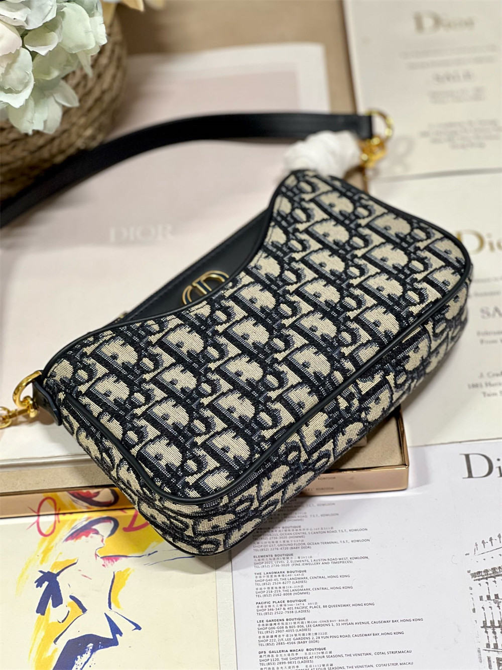 D10r 30 MONTAIGNE AVENUE BAG Blue D10r Oblique Jacquard 22.5 x 12.5 x 6.5 cm