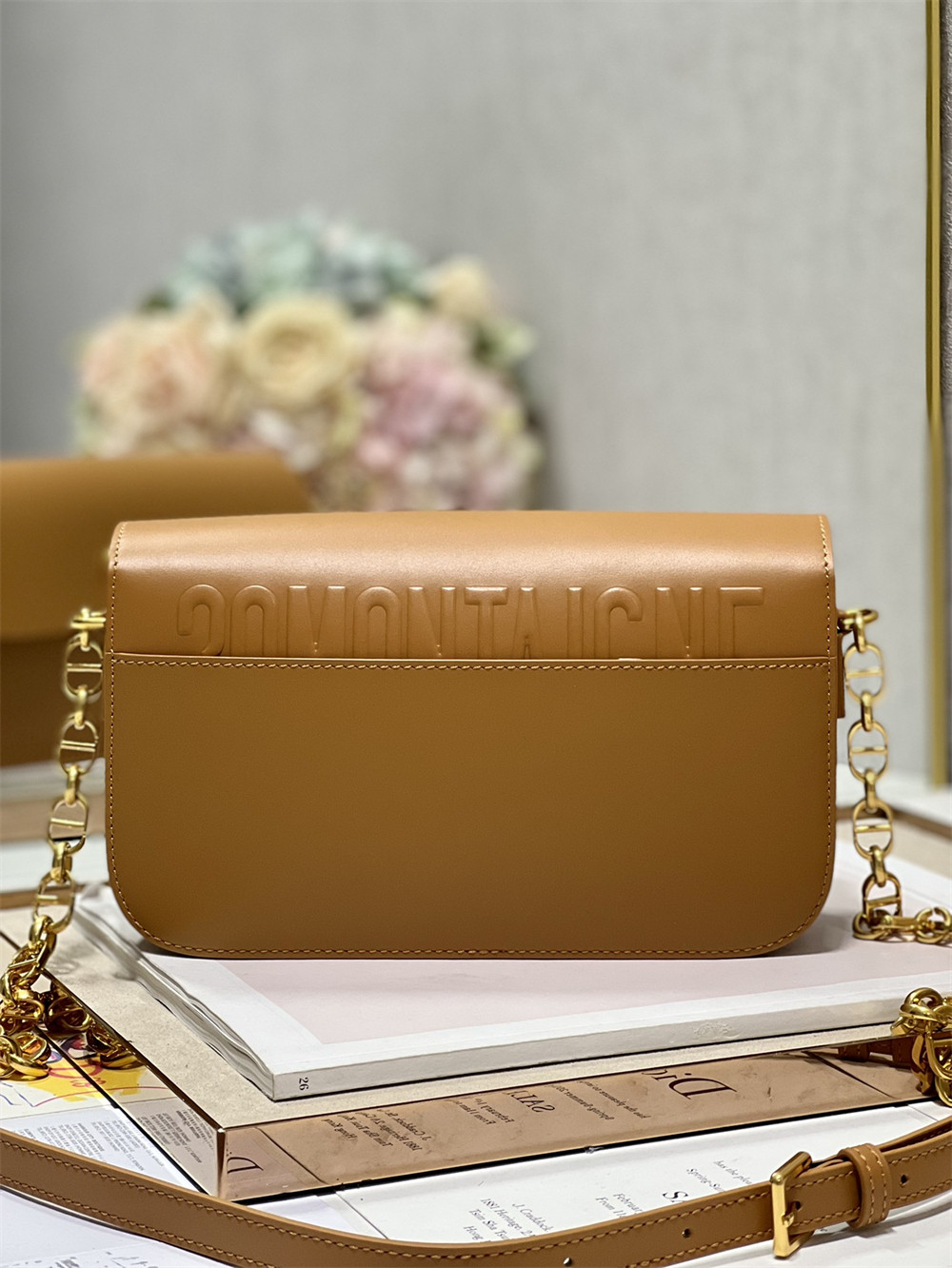 D10r 30 Montaigne Avenue Caramel 22.5 x 12.5 x 6.5 cm