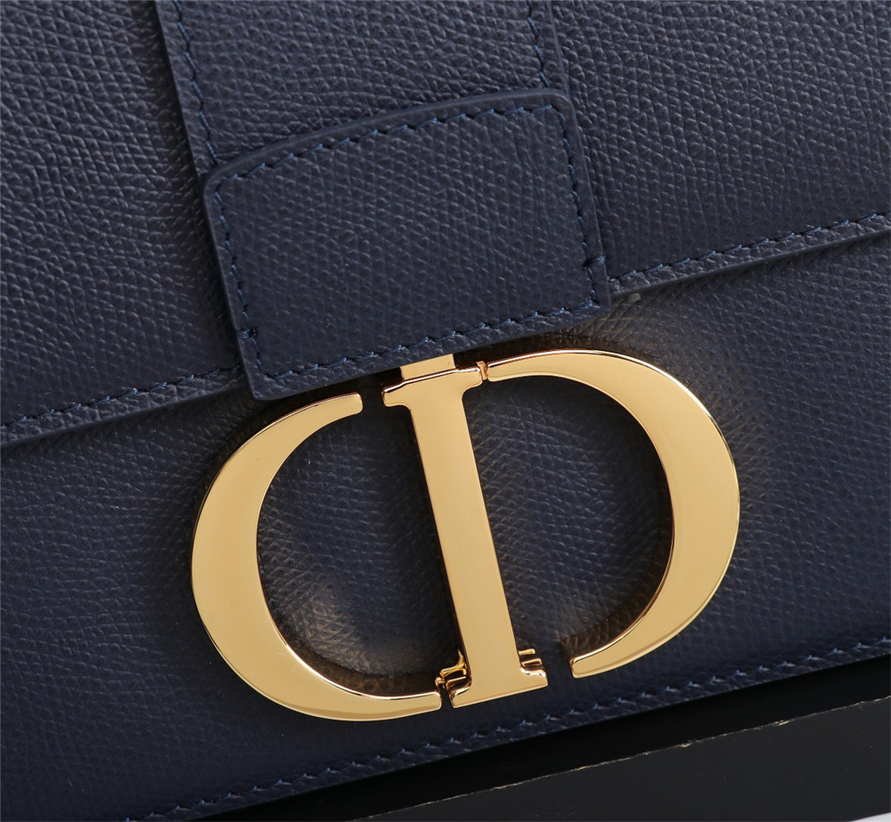 D10r 30 MONTAIGNE CHAIN BAG Grained Navy