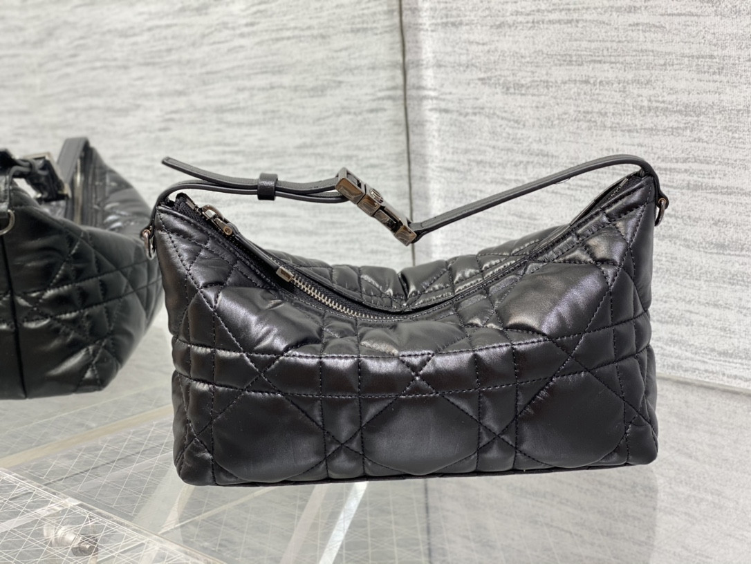 MEDIUM D10r TRAVEL NOMAD POUCH BLACK