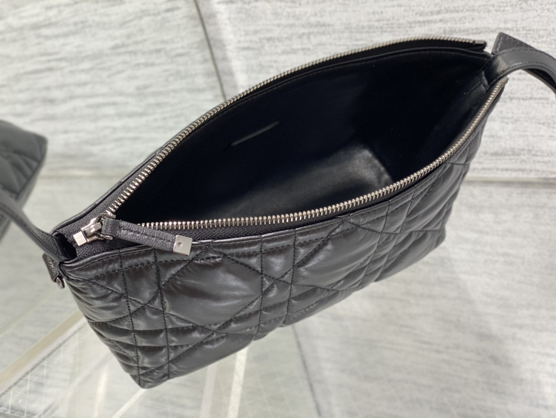MEDIUM D10r TRAVEL NOMAD POUCH BLACK