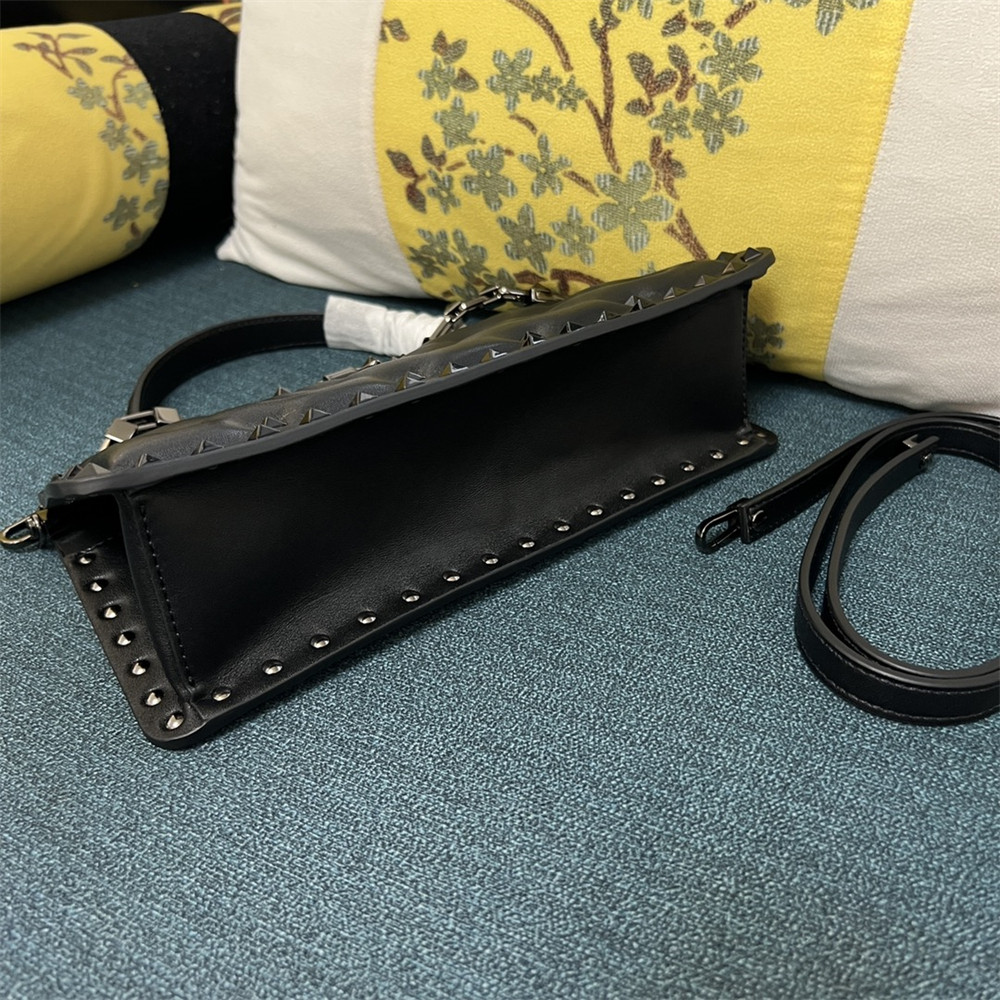 Va1e*ntin0 GARAVANI ROCKSTUD PADDED NAPPA HANDBAG BLACK