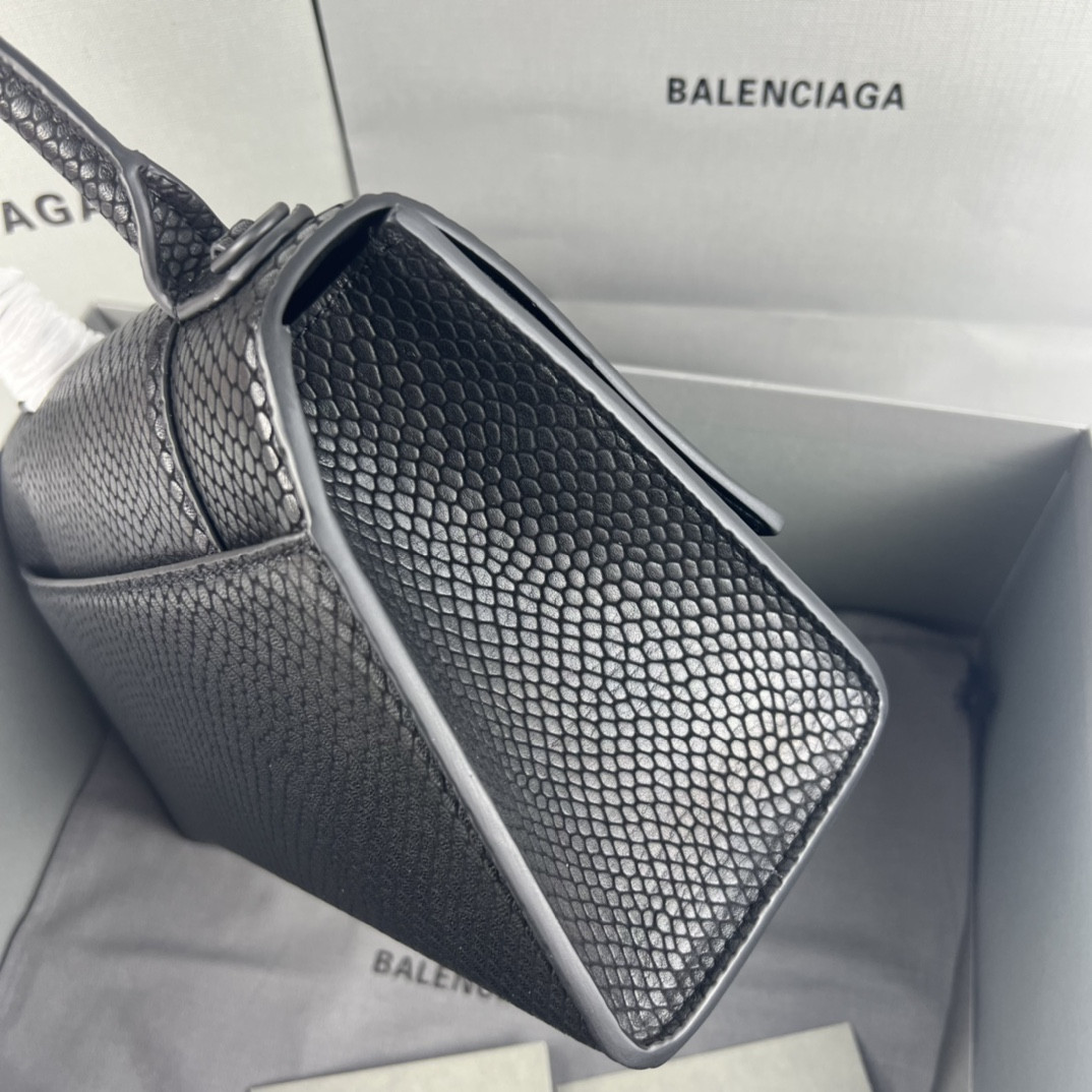 Ba1en*iaga WOMEN