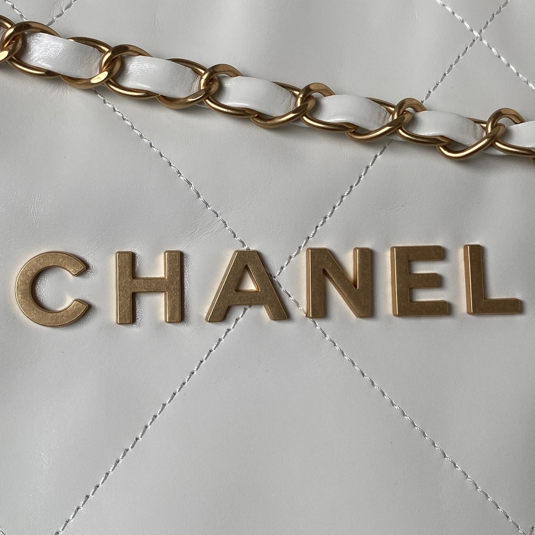 Ch**el 22 HANDBAG Shiny Calfskin white 30×45×8cm