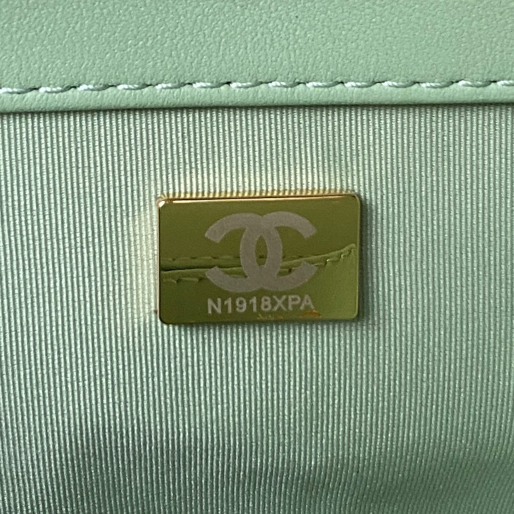 Ch**el BAGUETTE BAG GREEN 17.5×20×5cm