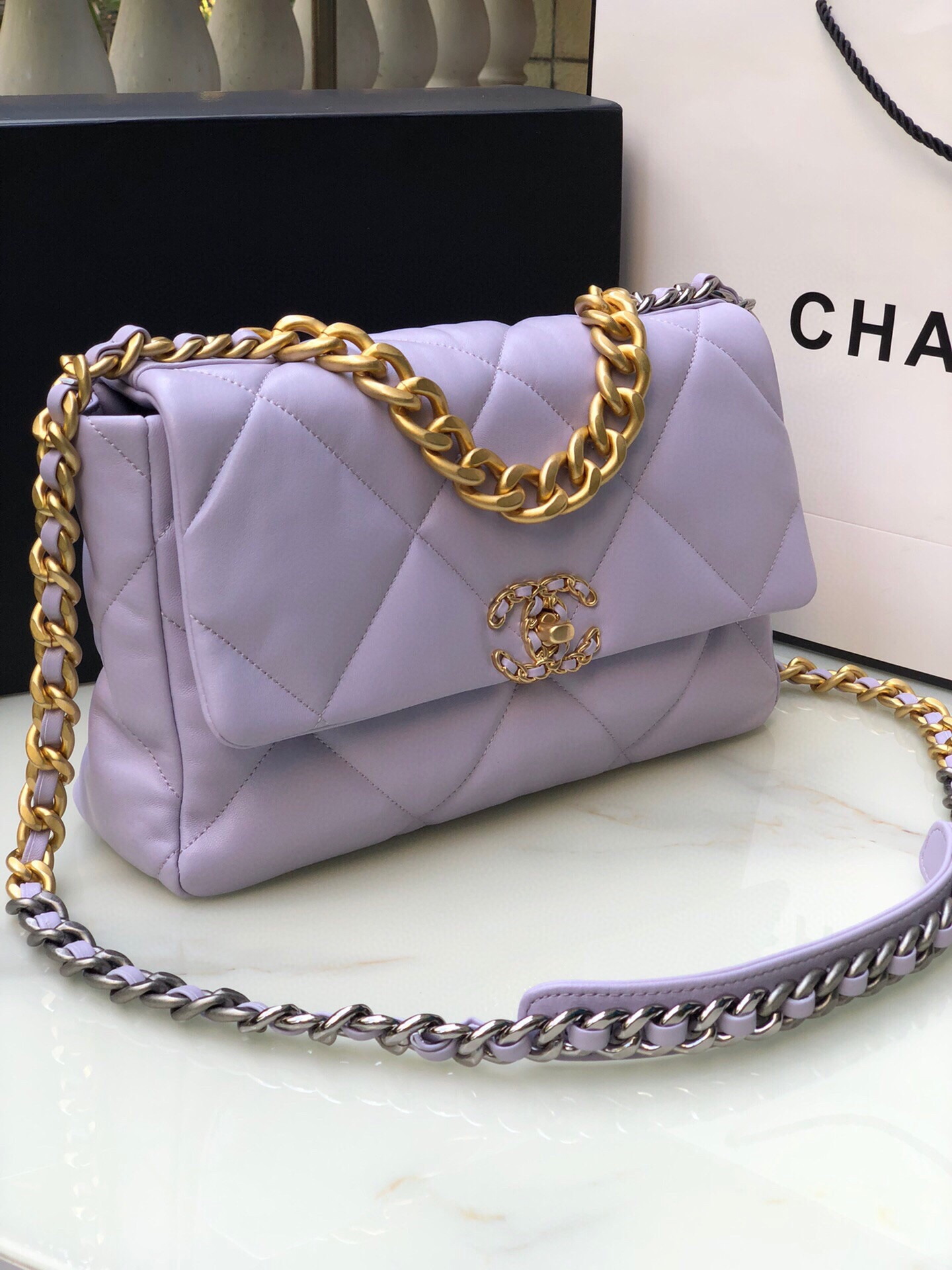 Ch**el 19 LARGE HANDBAG Shiny Leather, Gold-Tone, Silver-Tone & Ruthenium-Finish Metal Purple 7.8 × 11.7 × 3.9 in