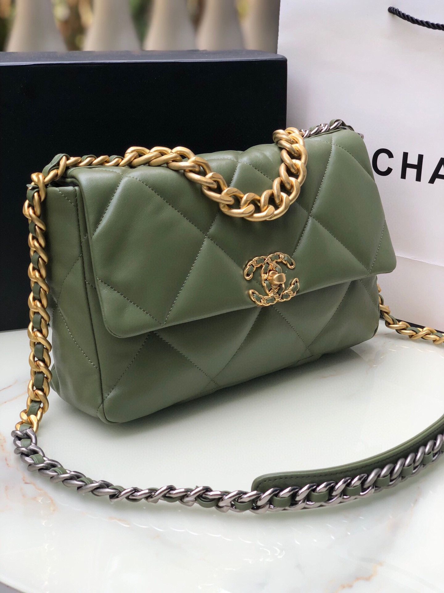 Ch**el 19 LARGE HANDBAG Shiny Leather, Gold-Tone, Silver-Tone & Ruthenium-Finish Metal Dark Green 7.8 × 11.7 × 3.9 in