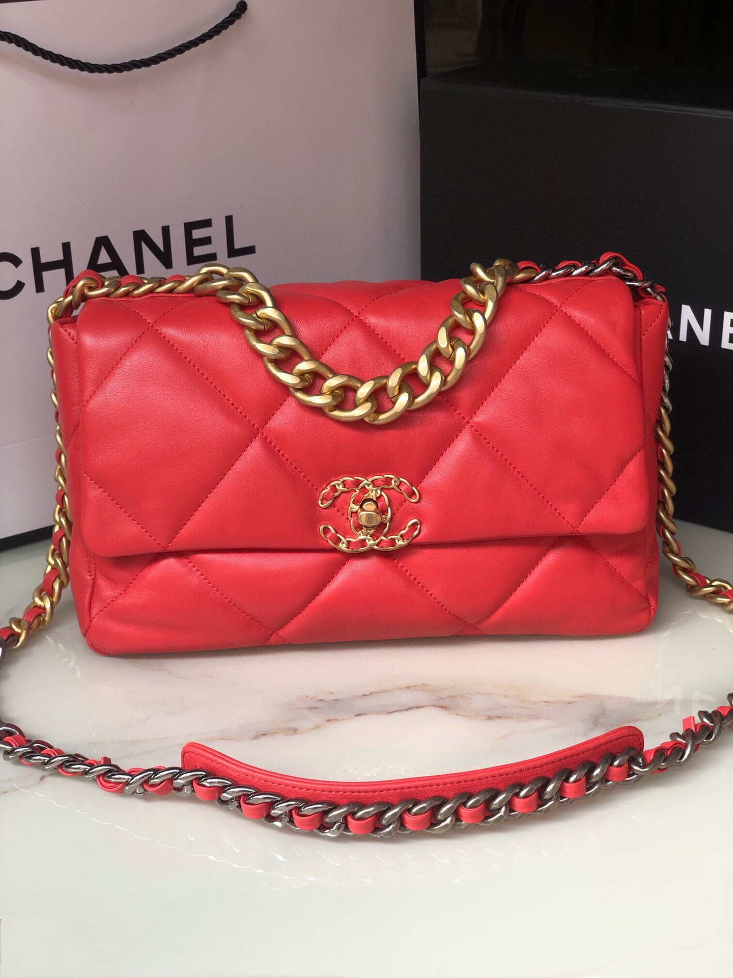Ch**el 19 LARGE HANDBAG Shiny Leather Red, Gold-Tone, Silver-Tone & Ruthenium-Finish Metal 7.8 × 11.7 × 3.9 in