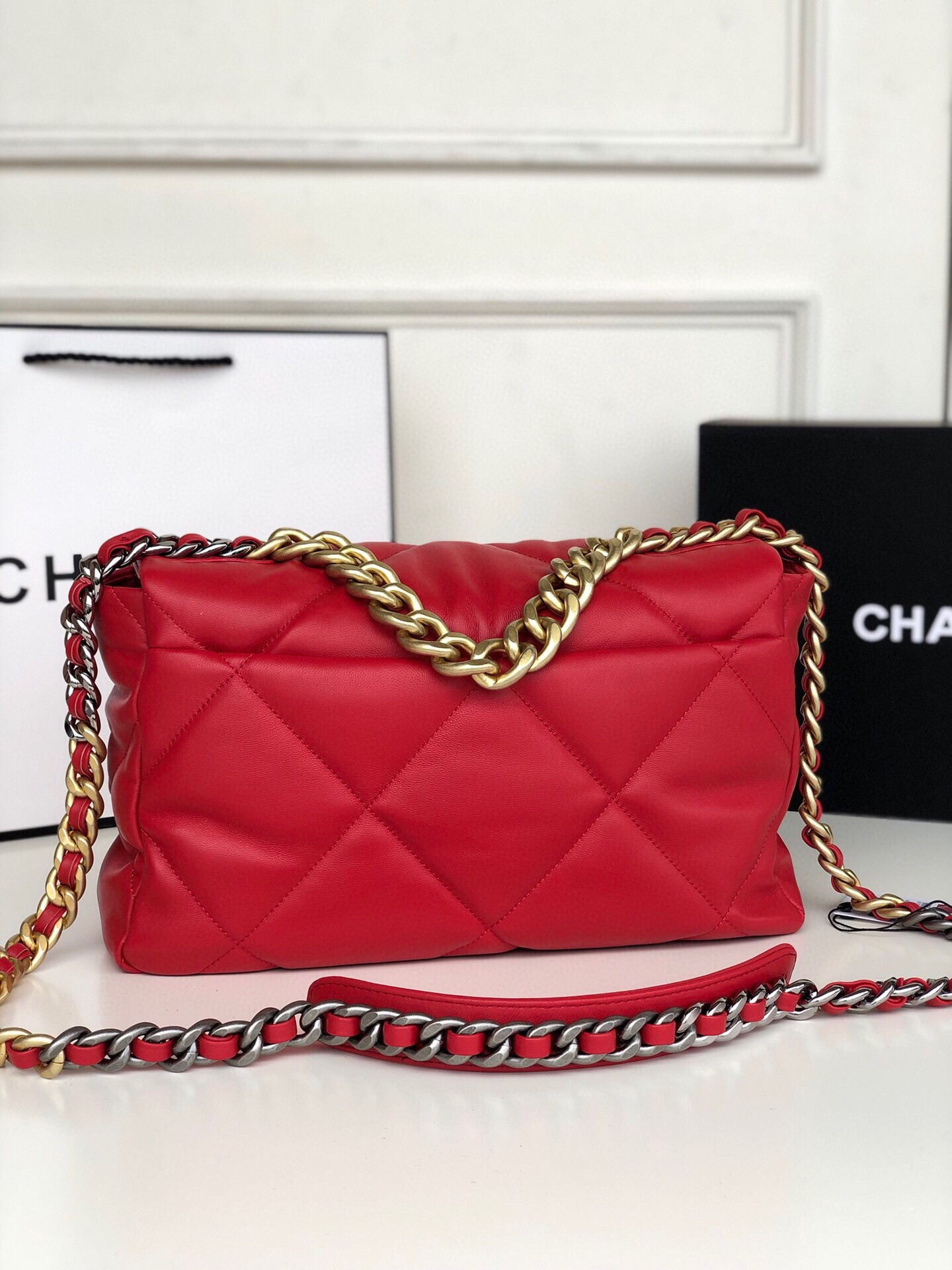 Ch**el 19 LARGE HANDBAG Shiny Leather, Gold-Tone, Silver-Tone & Ruthenium-Finish Metal Red 7.8 × 11.7 × 3.9 in