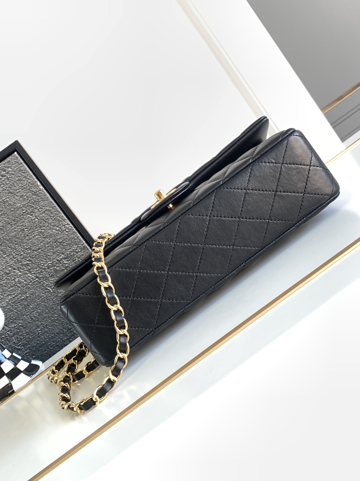 Ch**el CLASSIC HANDBAG LAMBSKIN & GOLD-TONE METAL BLACK 15.5 x 25.5x6.5cm