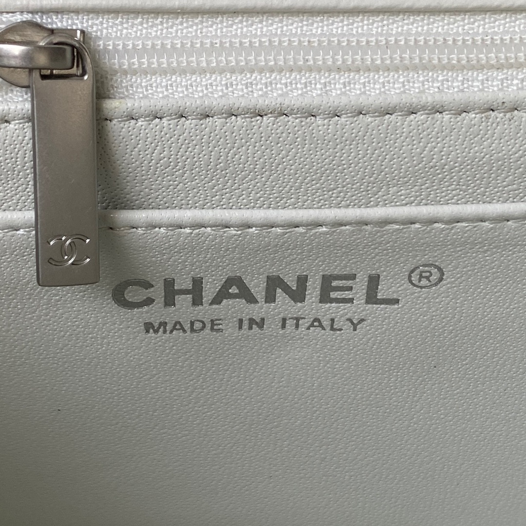 Ch**el MINI FLAP BAG SHINY CALFSKIN & SILVER-Tone METAL WHITE 5.3 × 6.6 × 3.1 in