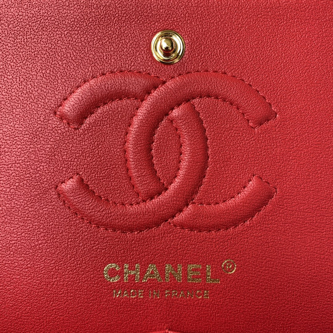 Ch**el SMALL CLASSIC HANDBAG LAMBSKIN & Gold-TONE METAL Red 5.7 × 9 × 2.3 IN