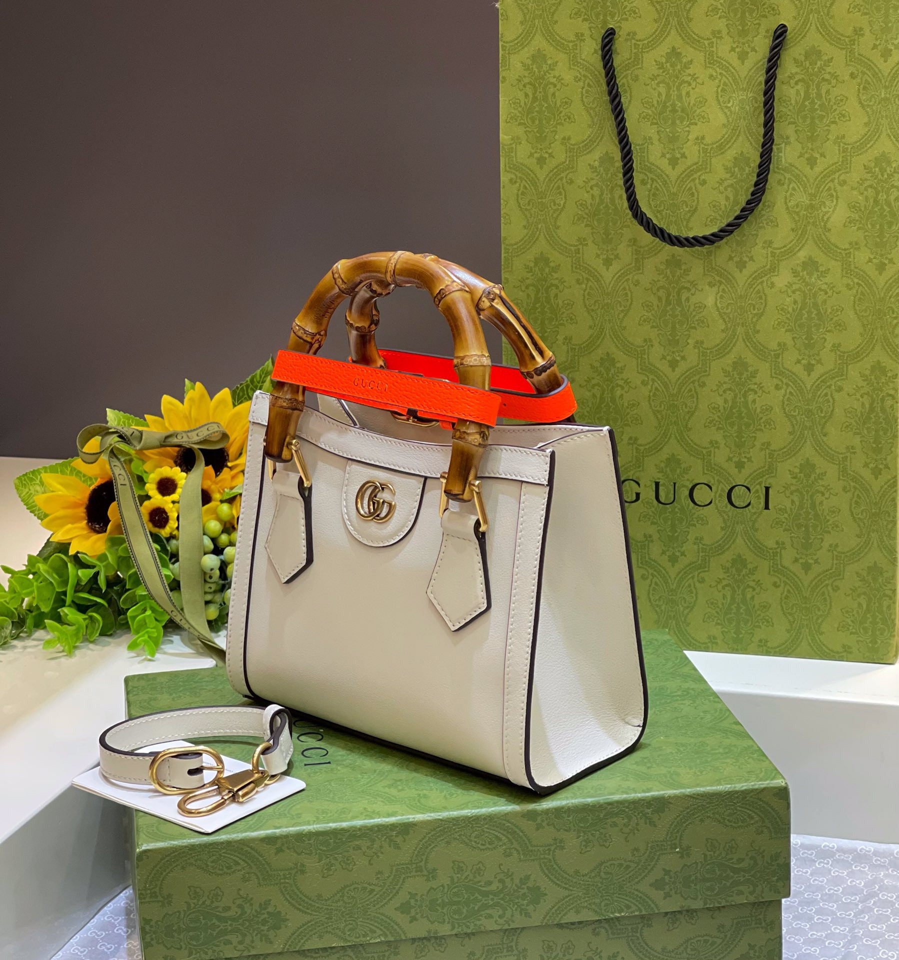 Gvc*1 DIANA MINI TOTE BAG White 20W x 16H x 10D CM