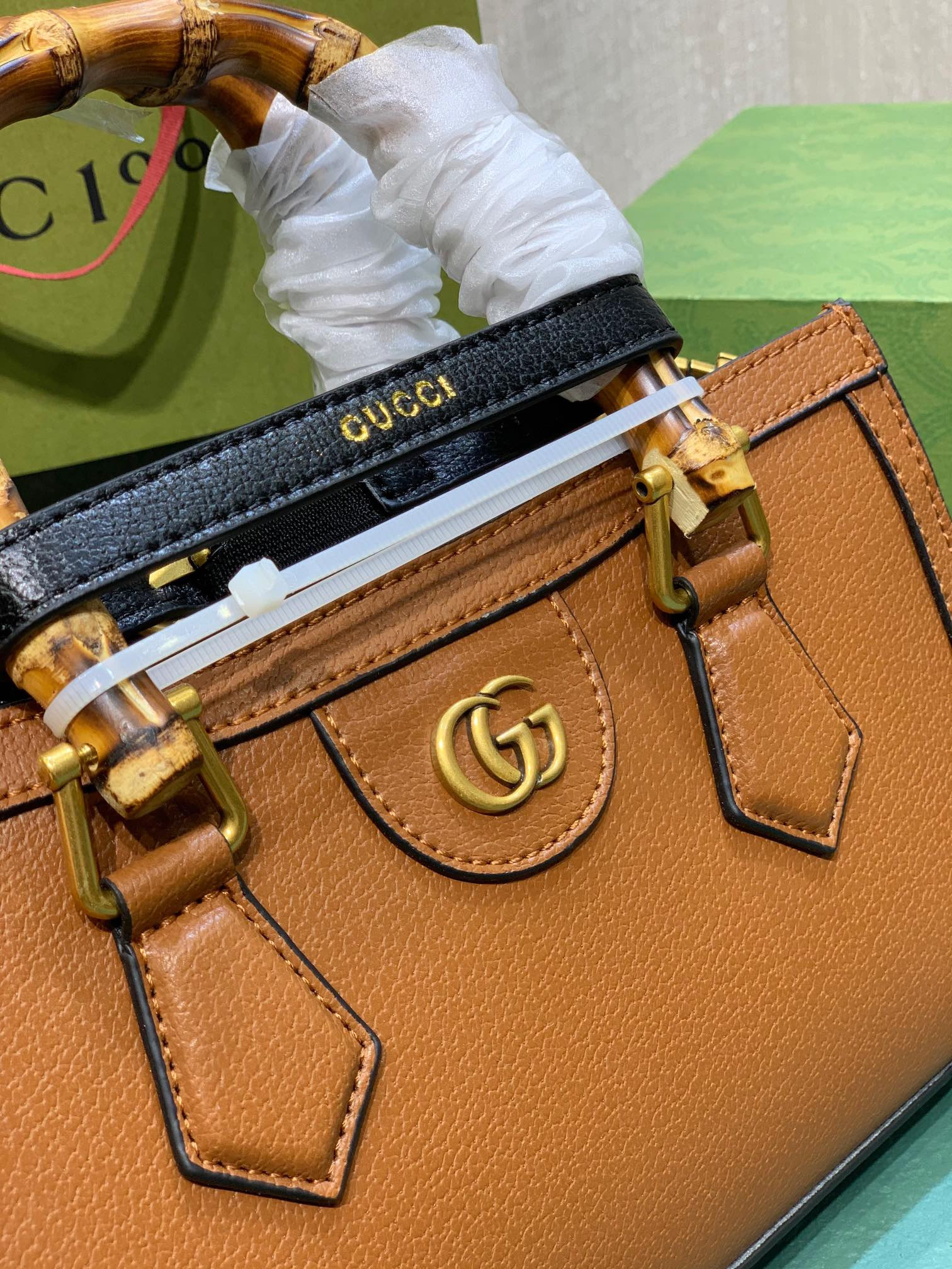 Gvc*1 DIANA SMALL SHOULDER BAG Brown 25W x 16H x 9D CM
