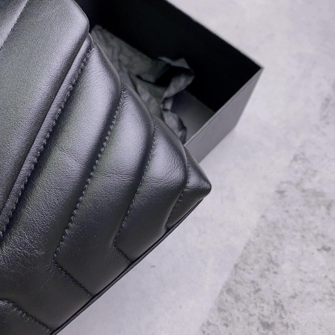 Y51 TOY LOULOU IN QUILTED LEATHER BLACK 7.9 X 5.5 X 3 INCHES