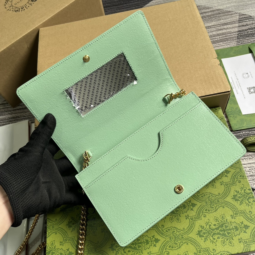CHAIN WALLET WITH Gvc*1 SCRIPT GREEN 7.8"W x 5"H x 1.6"D