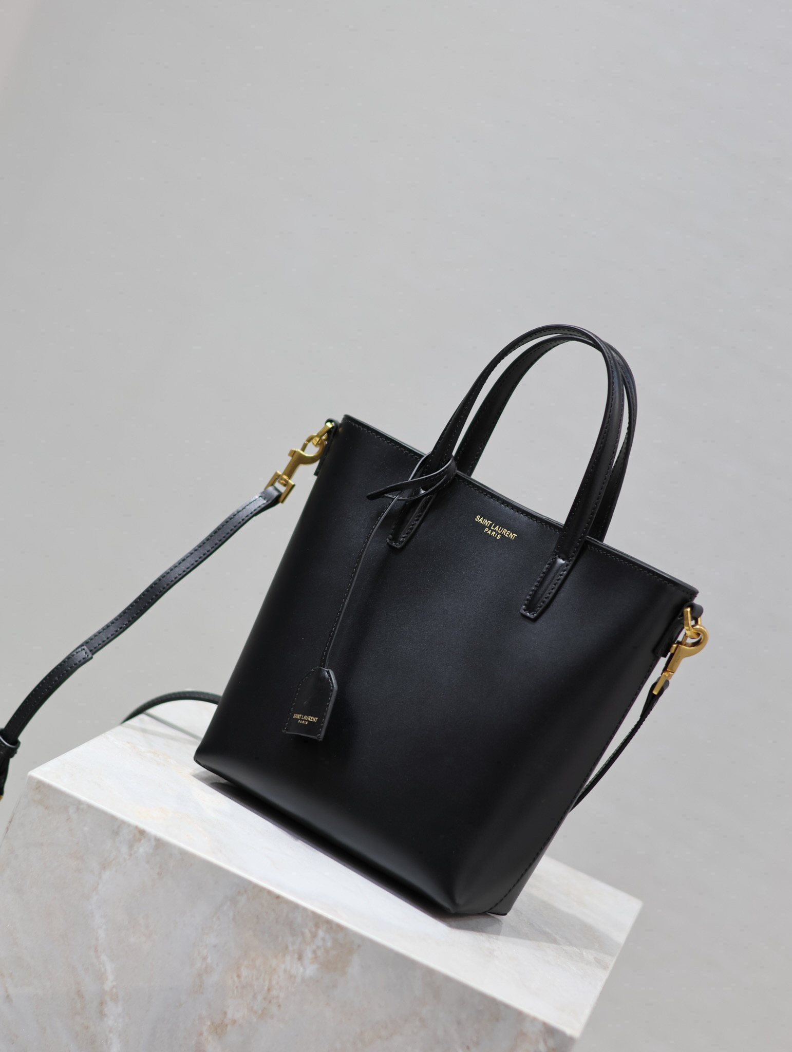 Y51 Sa1nt Lau*nt PARIS MINI TOY SHOPPING IN SMOOTH LEATHER BLACK 7.1 X 6.7 X 3.1 INCHES