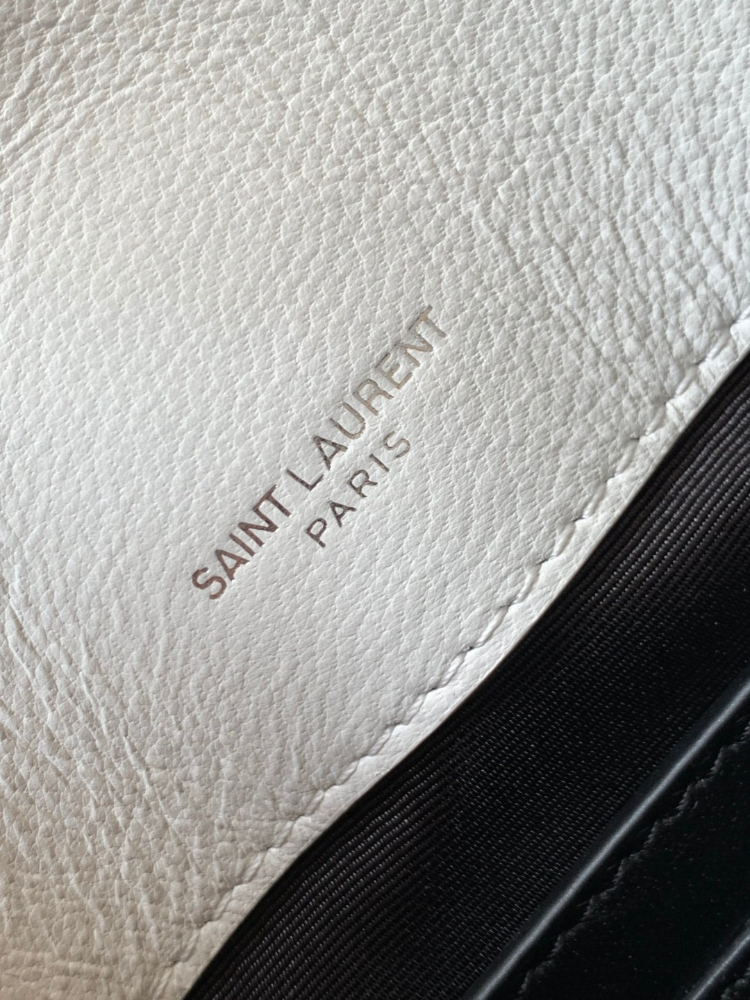 Y51 COLLEGE MEDIUM IN QUILTED LEATHER white silver 9.4 X 6.6 X 2.5 INCHES