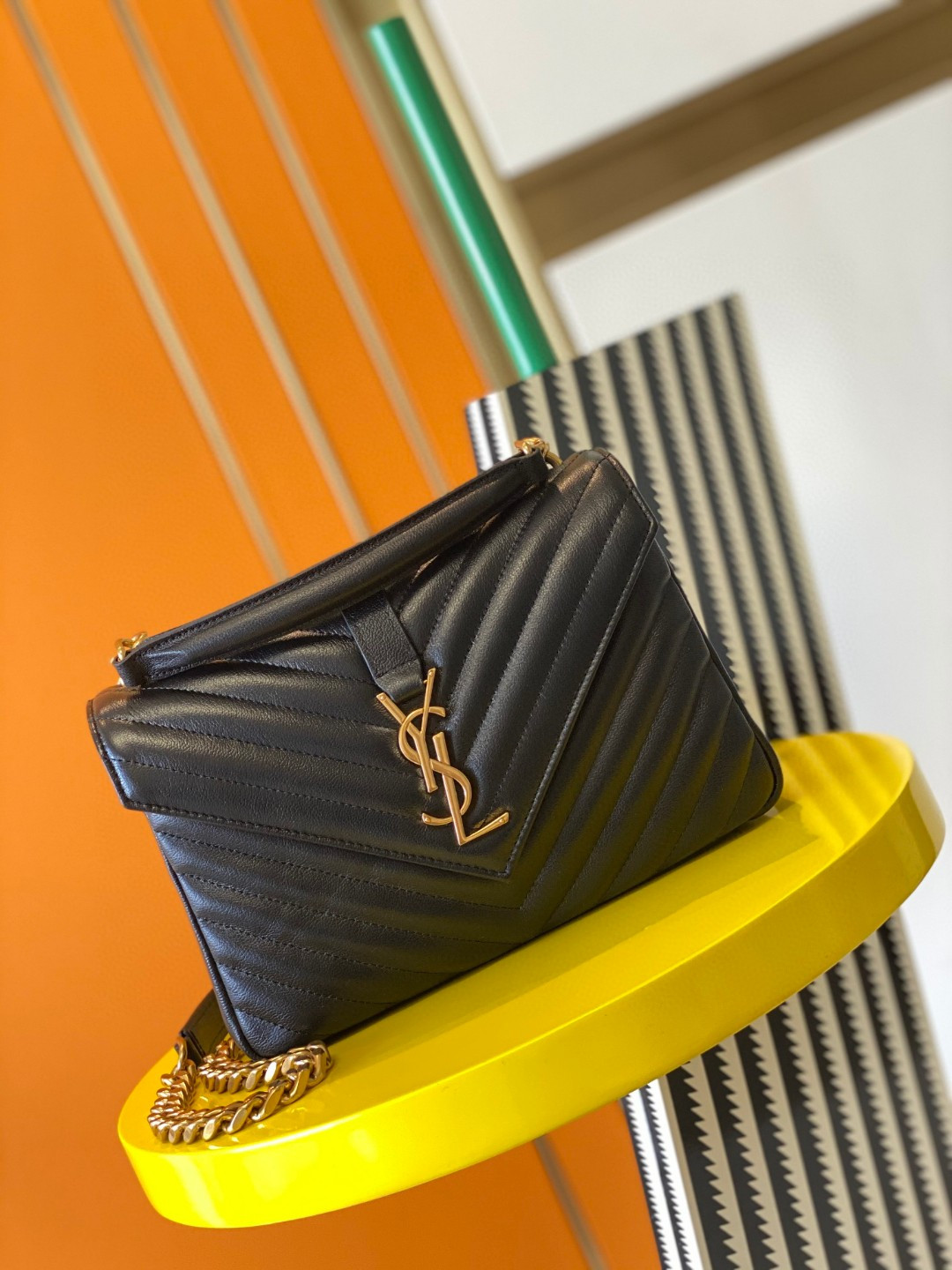 Y51 COLLEGE MEDIUM IN QUILTED LEATHER BLACK 9.4 X 6.6 X 2.5 INCHES