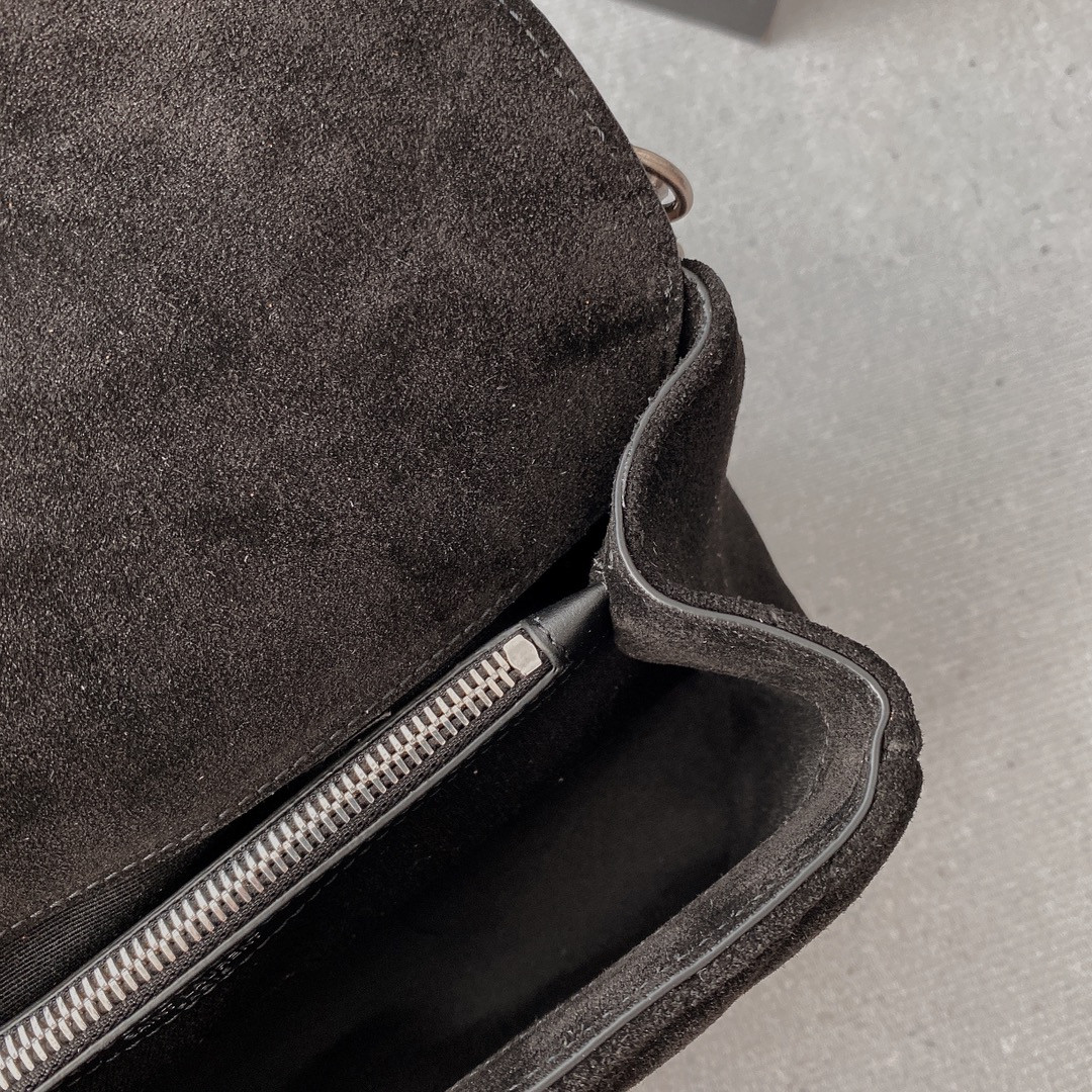 Y51 COLLEGE MEDIUM IN QUILTED LEATHER BLACK SILVER 9.4 X 6.6 X 2.5 INCHES