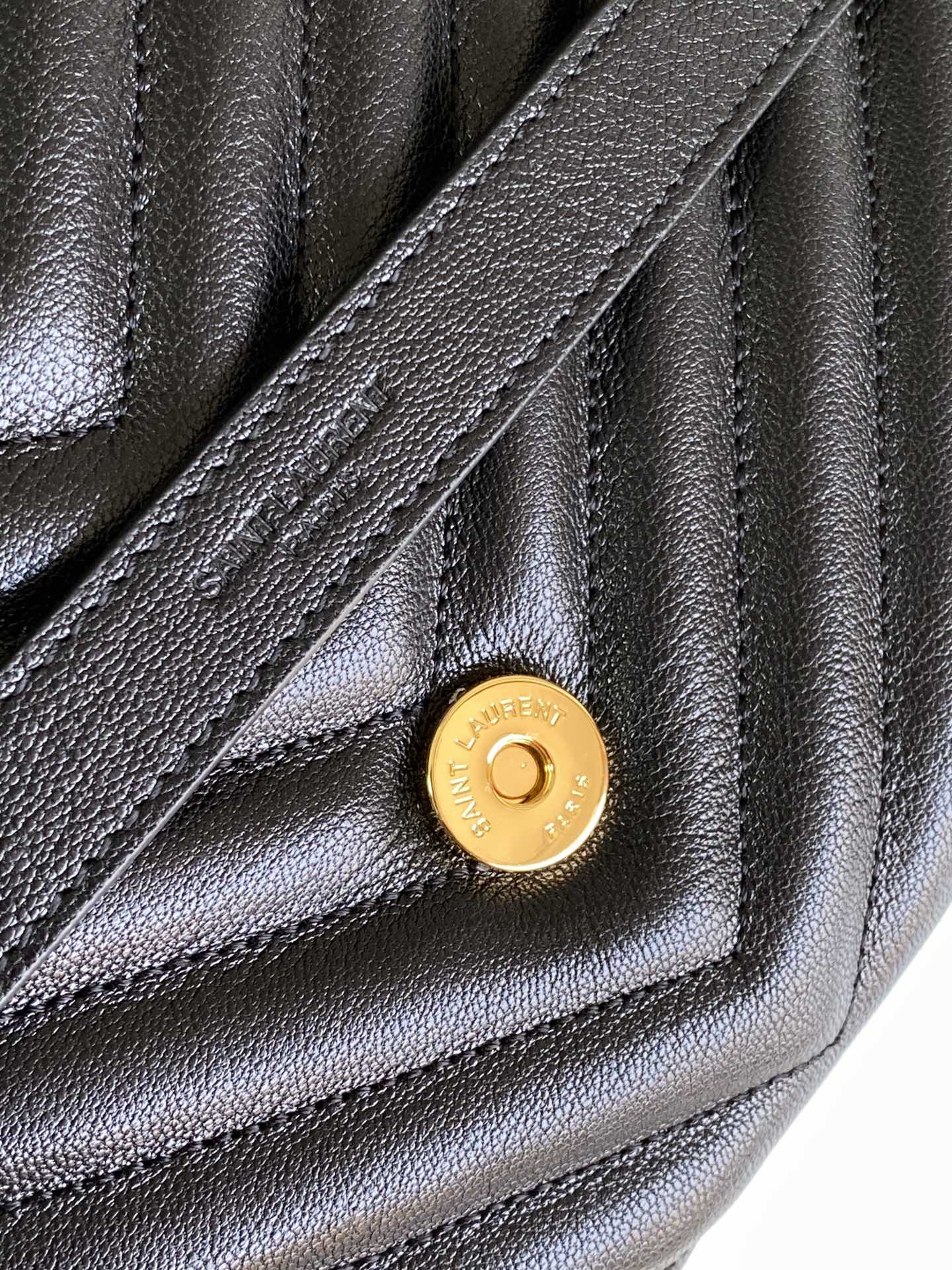 Y51 COLLEGE LARGE IN QUILTED LEATHER BLACK GOLD 32X21X8 CM
