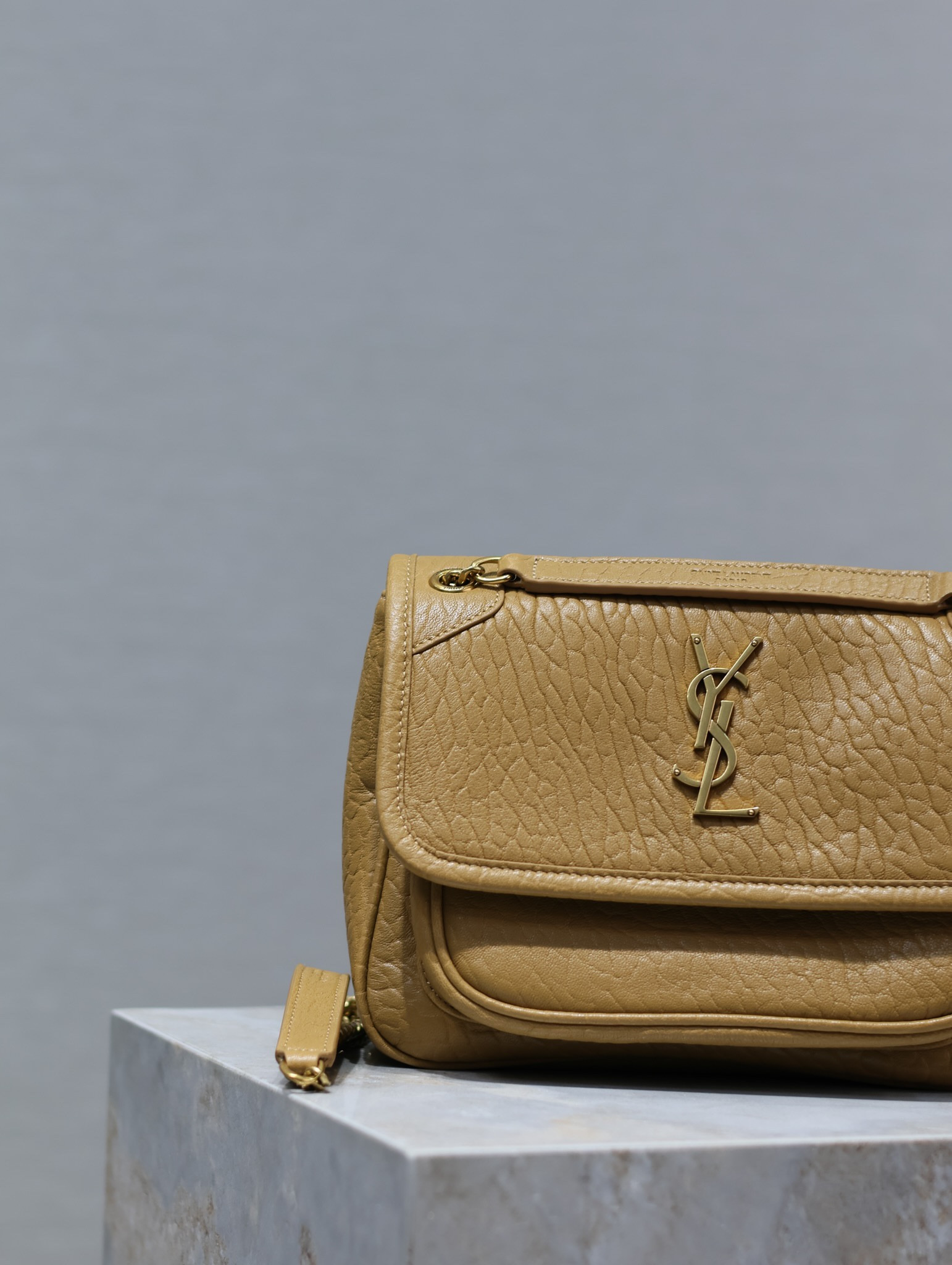 Y51 NIKI BABY IN VINTAGE LEATHER DARK CORK 8.2 X 6 X 2.9 INCHES