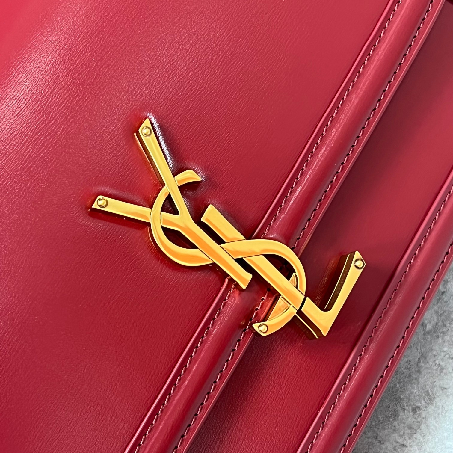 Y51 SOLFERINO MEDIUM SATCHEL IN BOX Sa1nt Lau*nt RED 9.1 X 6.3 X 2.4 INCHES