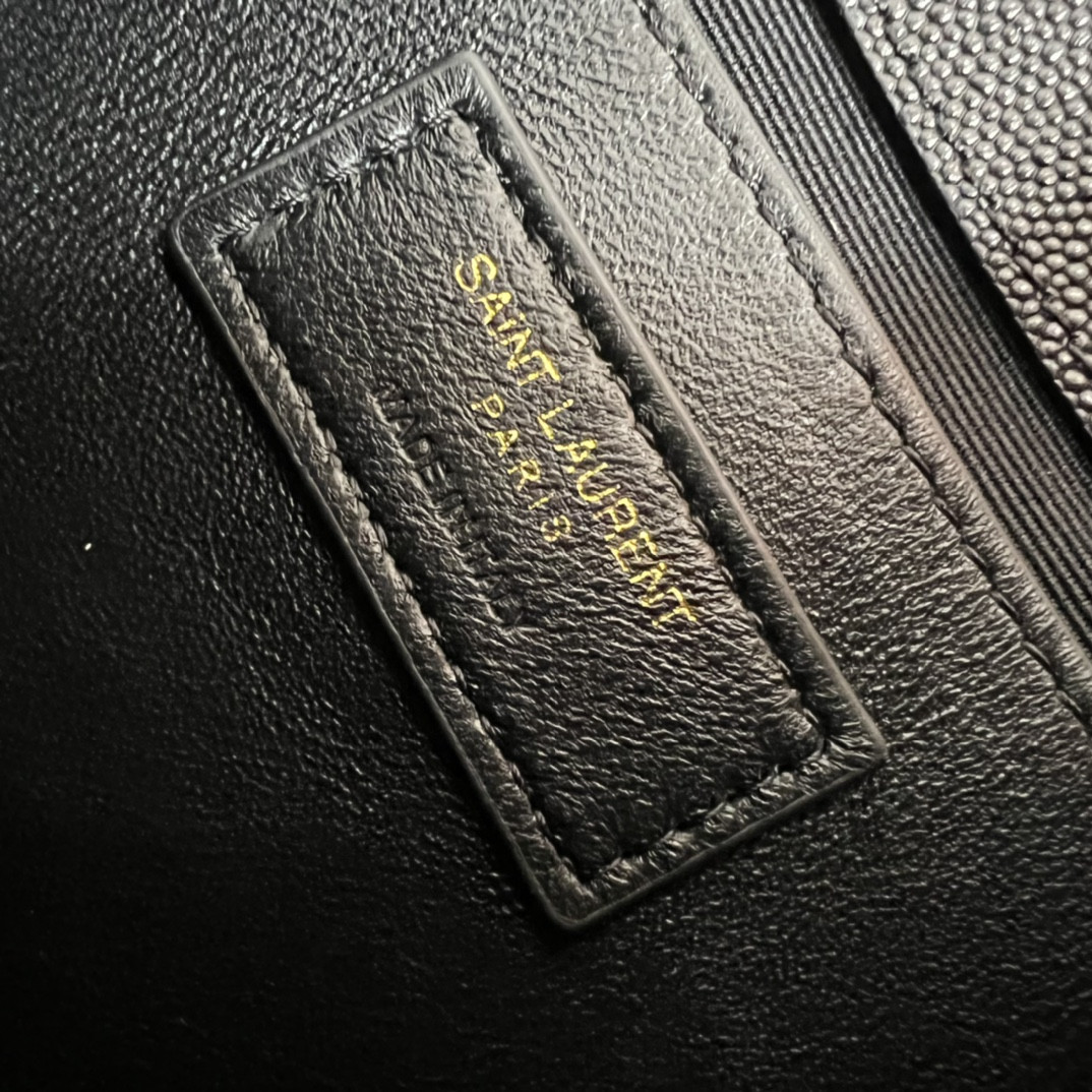 Y51 KATE MEDIUM IN GRAIN DE POUDRE EMBOSSED LEATHER BLACK GOLD 9.4 X 5.7 X 2.1 INCHES