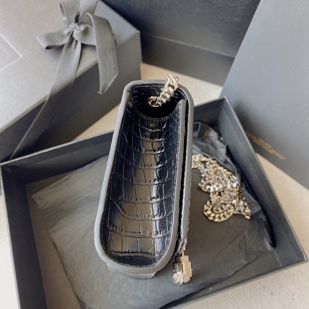 Y51 KATE MEDIUM TASSEL IN CROCODILE-EMBOSSED LEATHER BLACK 9.4 X 5.7 X 2.1 INCHES