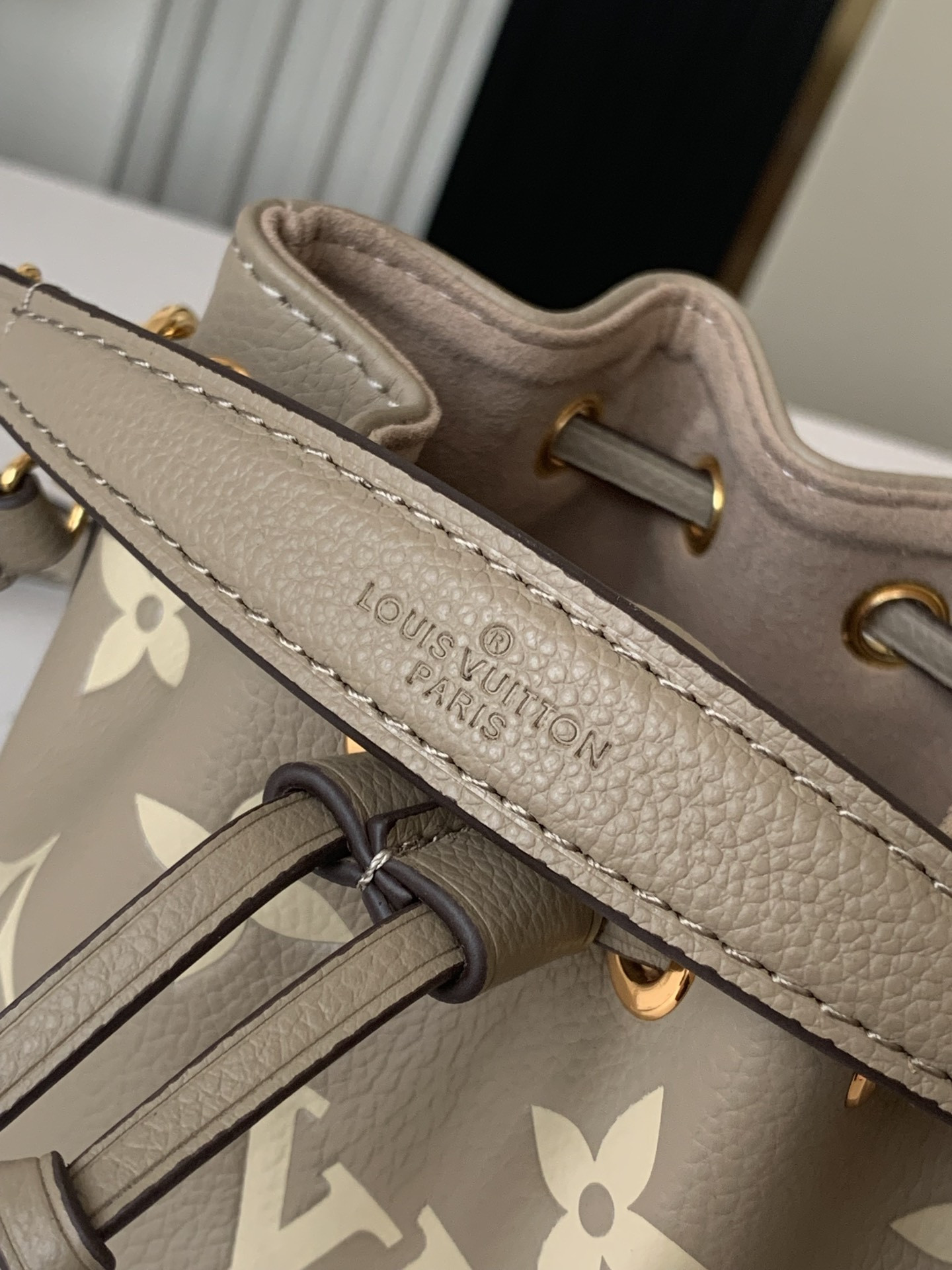 LV M46291 Nano Noé M46291 13 x 16 x 10 CM