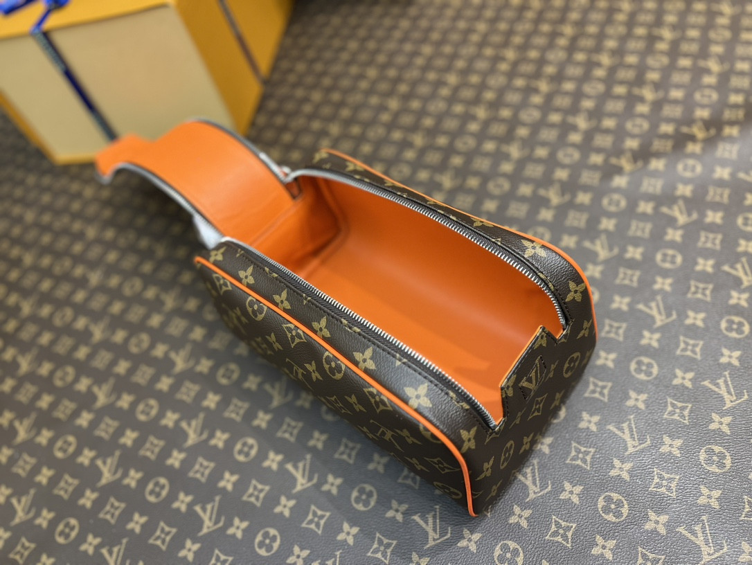 L0vis Vvtt0n M44495 Dopp Kit Toilet Pouch 28 x 15 x 16.5 cm