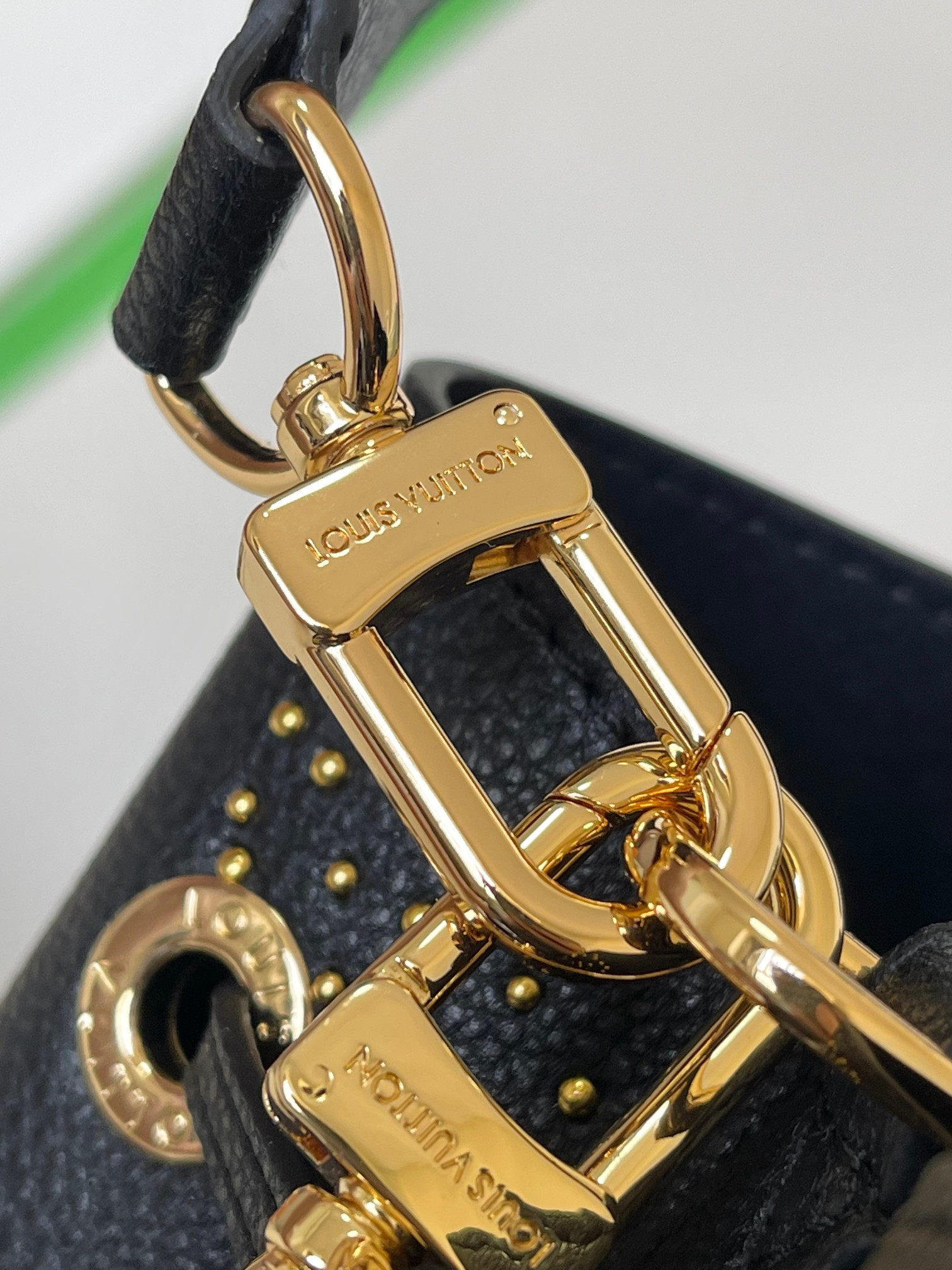 LV M46734 Néonoé BB 7.9 x 7.9 x 5.1 inches