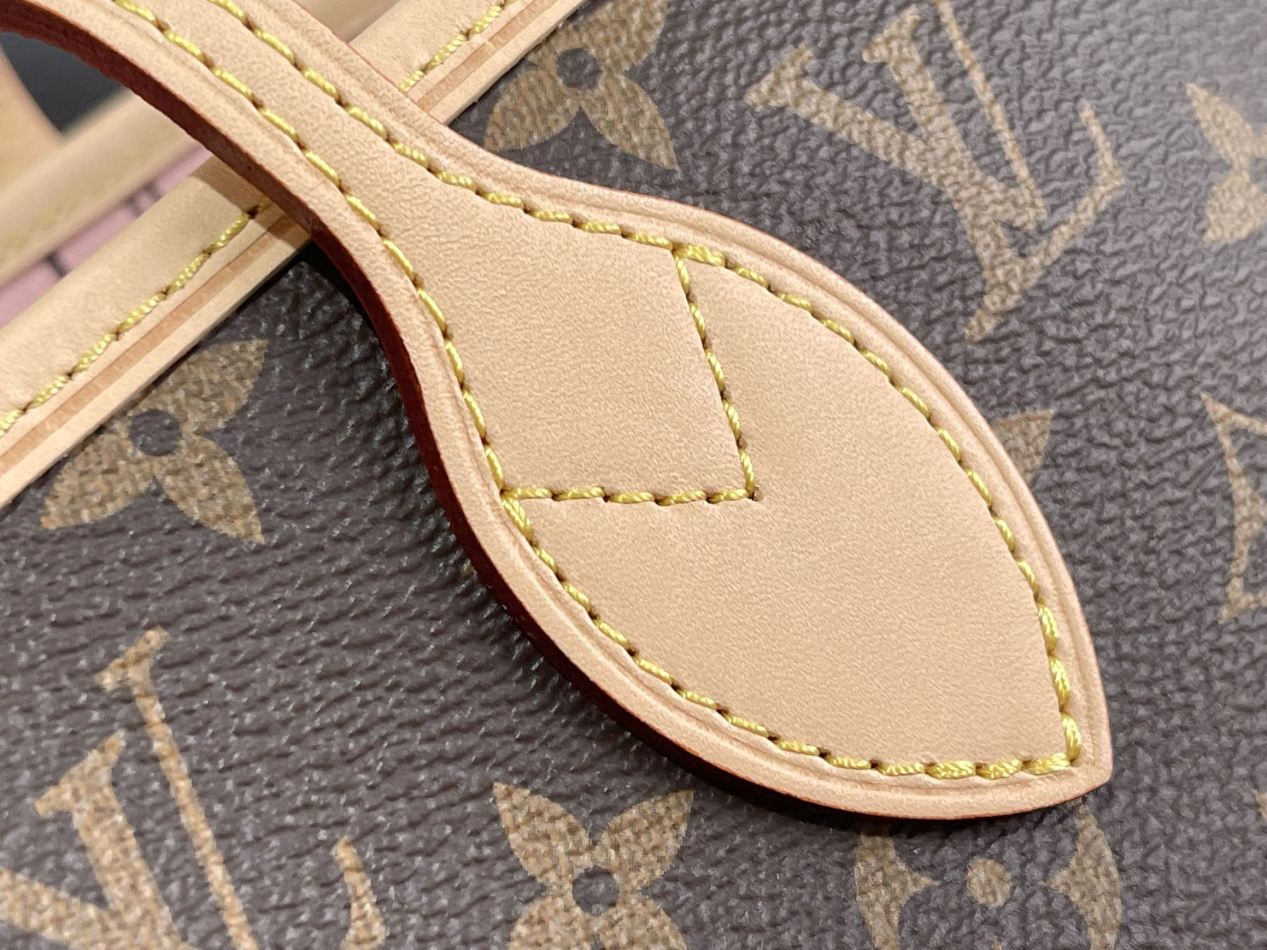 L0vis Vvtt0n M40995 Neverfull MM 12.6 x 11.4 x 6.7 inches Without Box