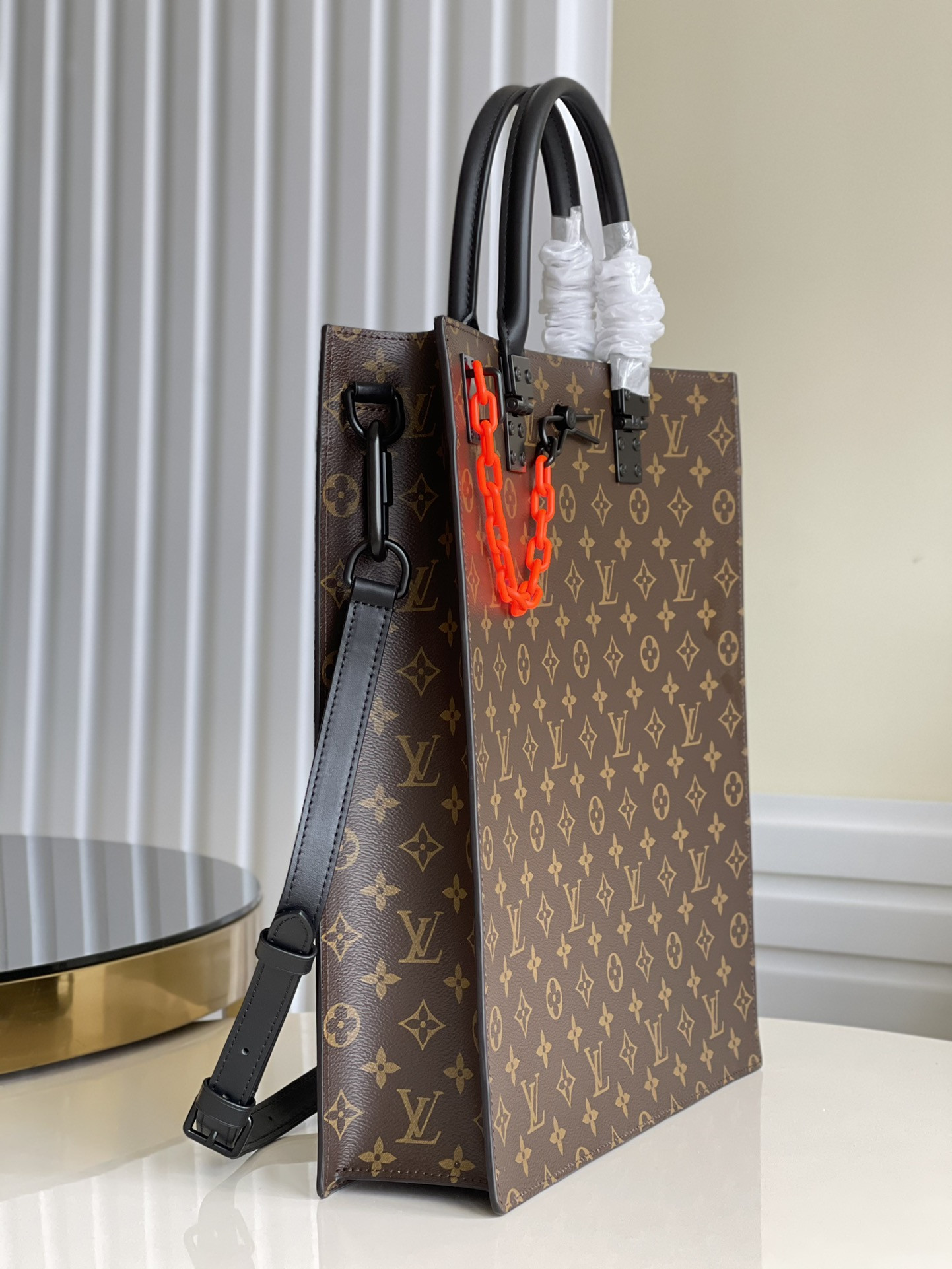 LV Virgil Abloh M44475 36 x 36 x 9 cm