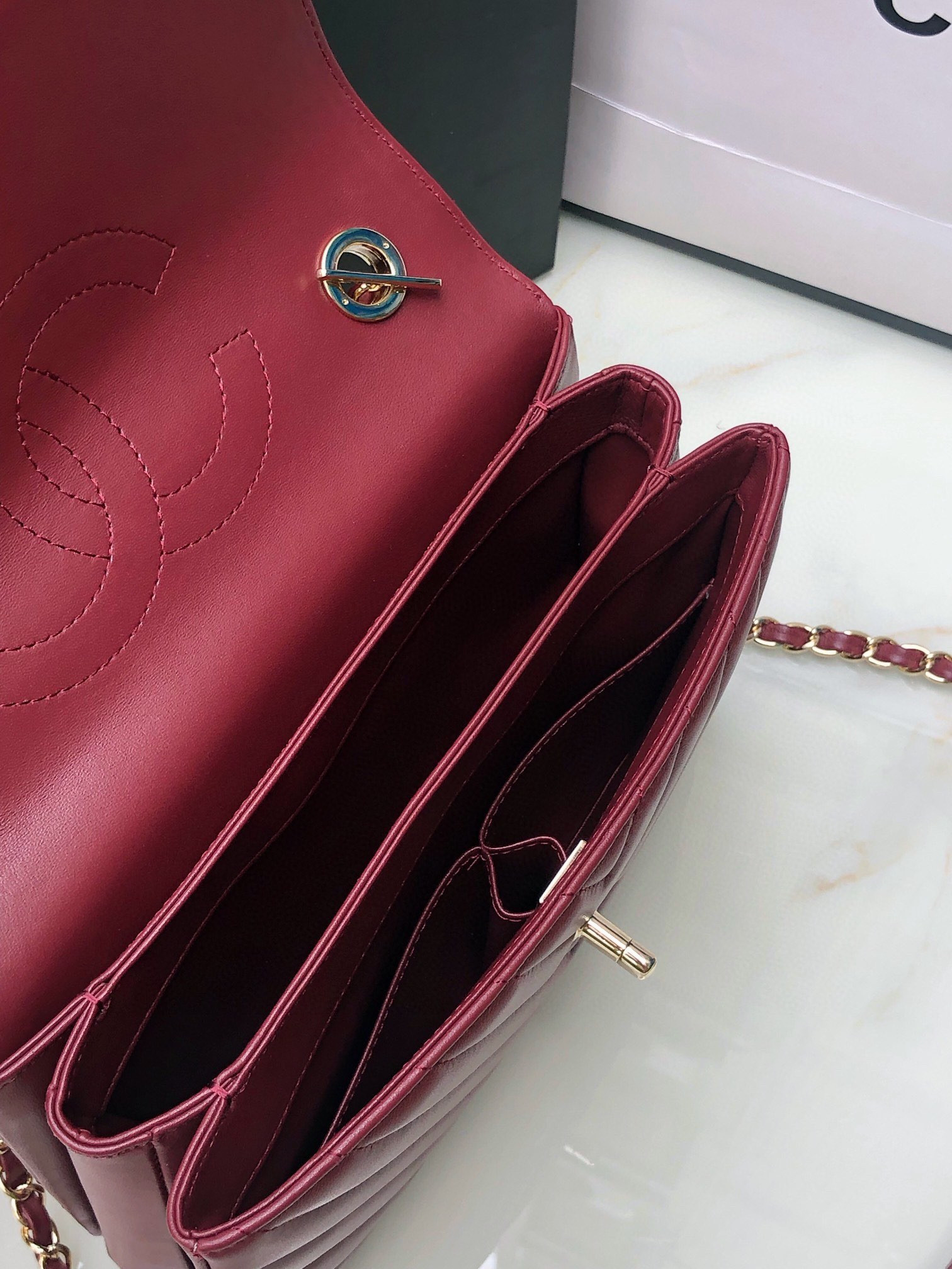 Ch**el FLAP BAG WITH TOP HANDLE RED 6.6 × 9.8 × 4.7 in