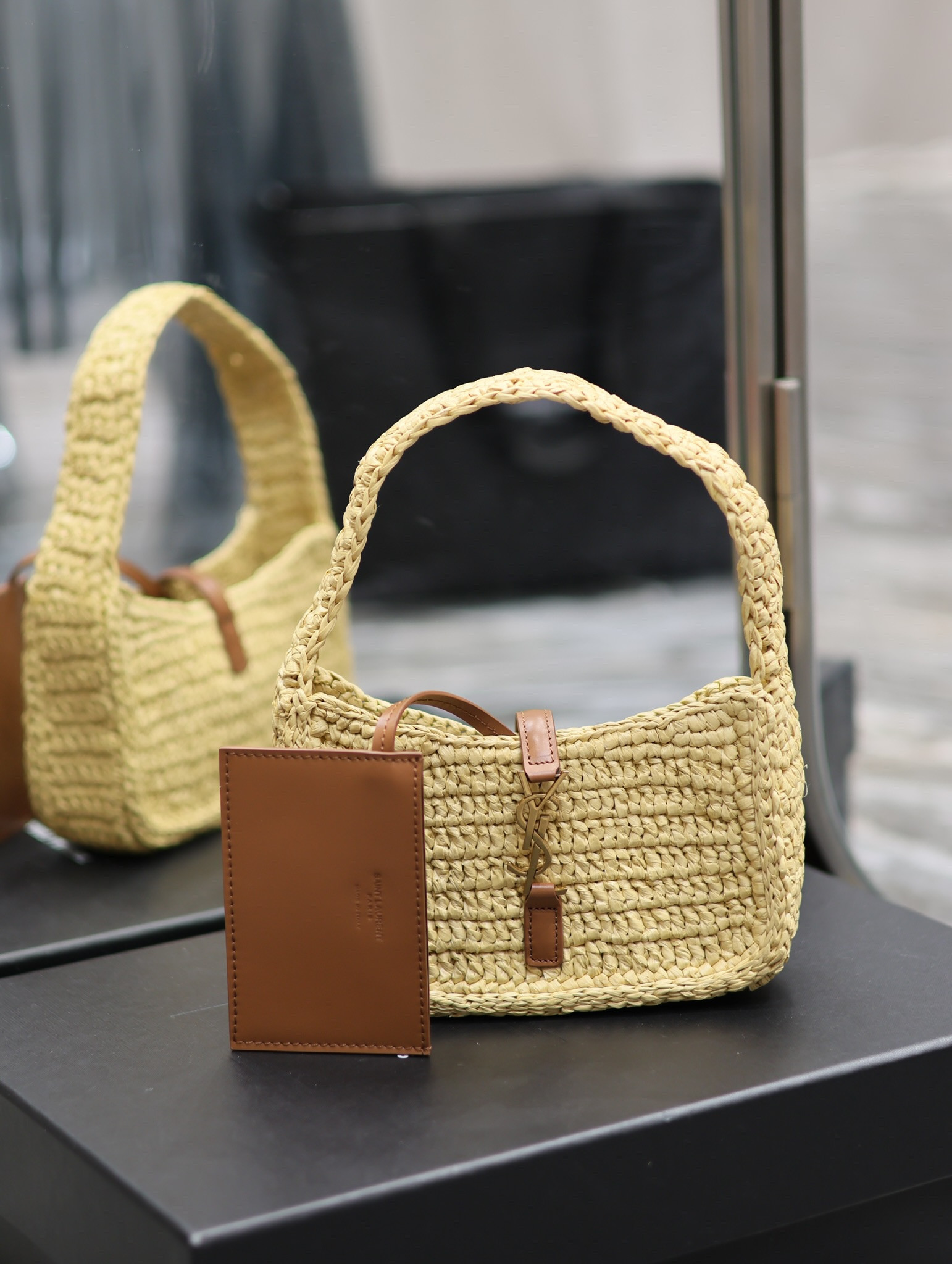 Y51 LE 5 À 7 MINI IN RAFFIA  Color Natural 7.5X4.5X1.8 INCHES