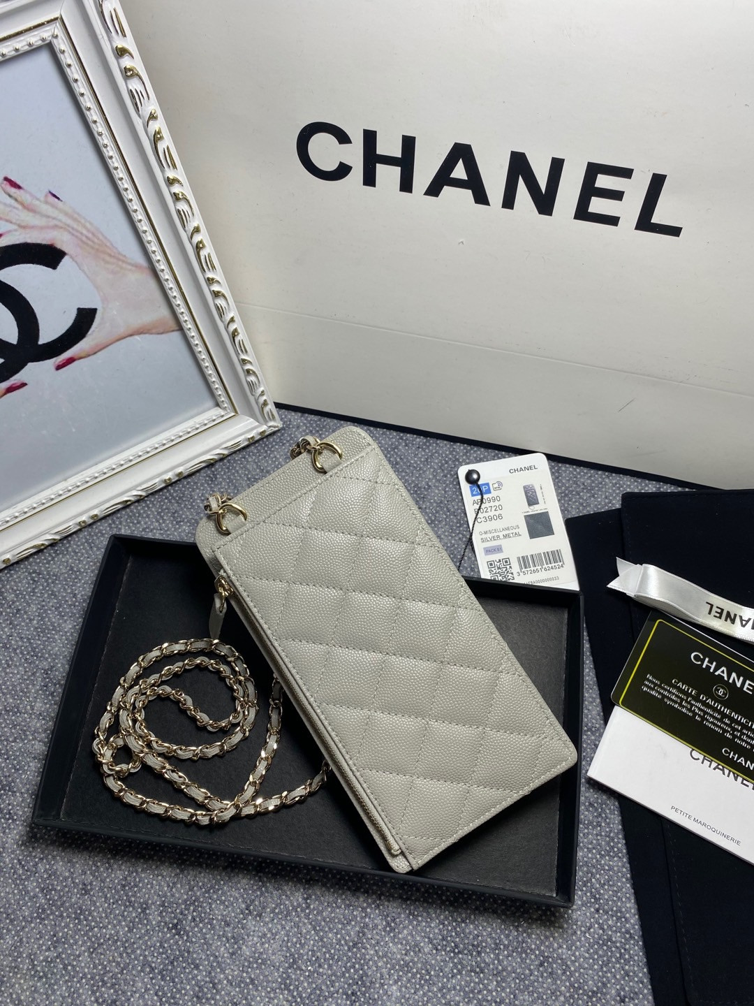 Ch**el LONG ZIPPED WALLET 19-11cm