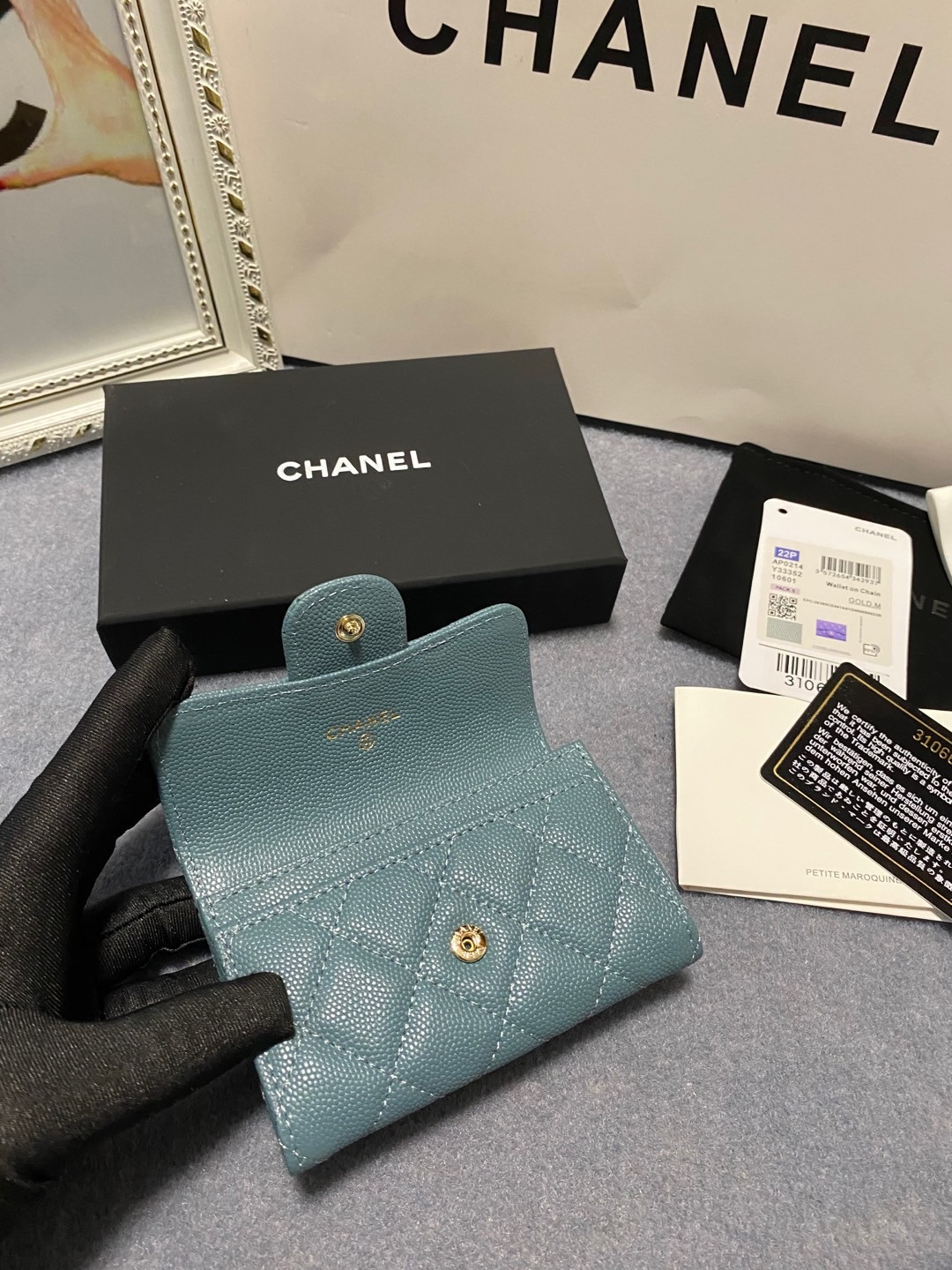 Ch**el card holder 11.3 x 7.5 x 2.5 cm