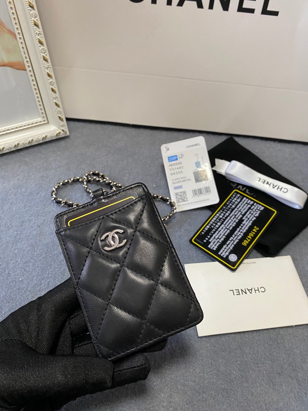 Ch**el CARD HOLDER 10.5 x7 x 0.5cm