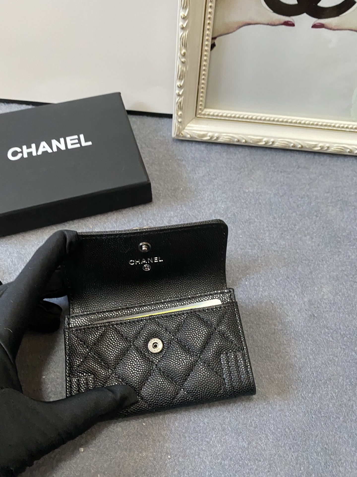 Ch**el FLAP WALLET 12-7CM