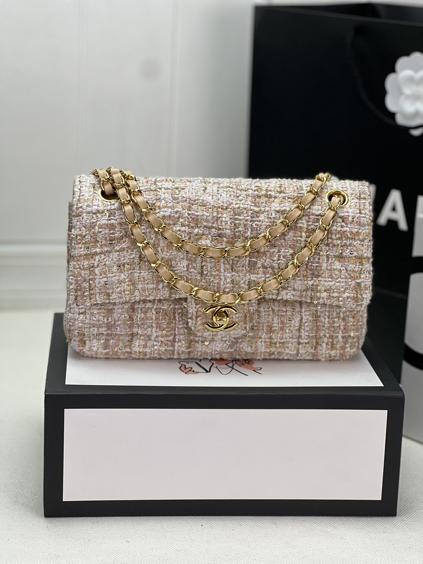 Ch**el CLASSIC 11.12 HANDBAG Tweed & Gold-Tone Metal   6 × 9.9 × 2.5 in