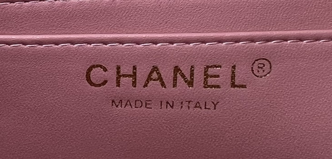 Ch**el MINI CLASSIC 11.12 HANDBAG Tweed & Gold-Tone Metal 4.7 × 7.8 × 2.3 in