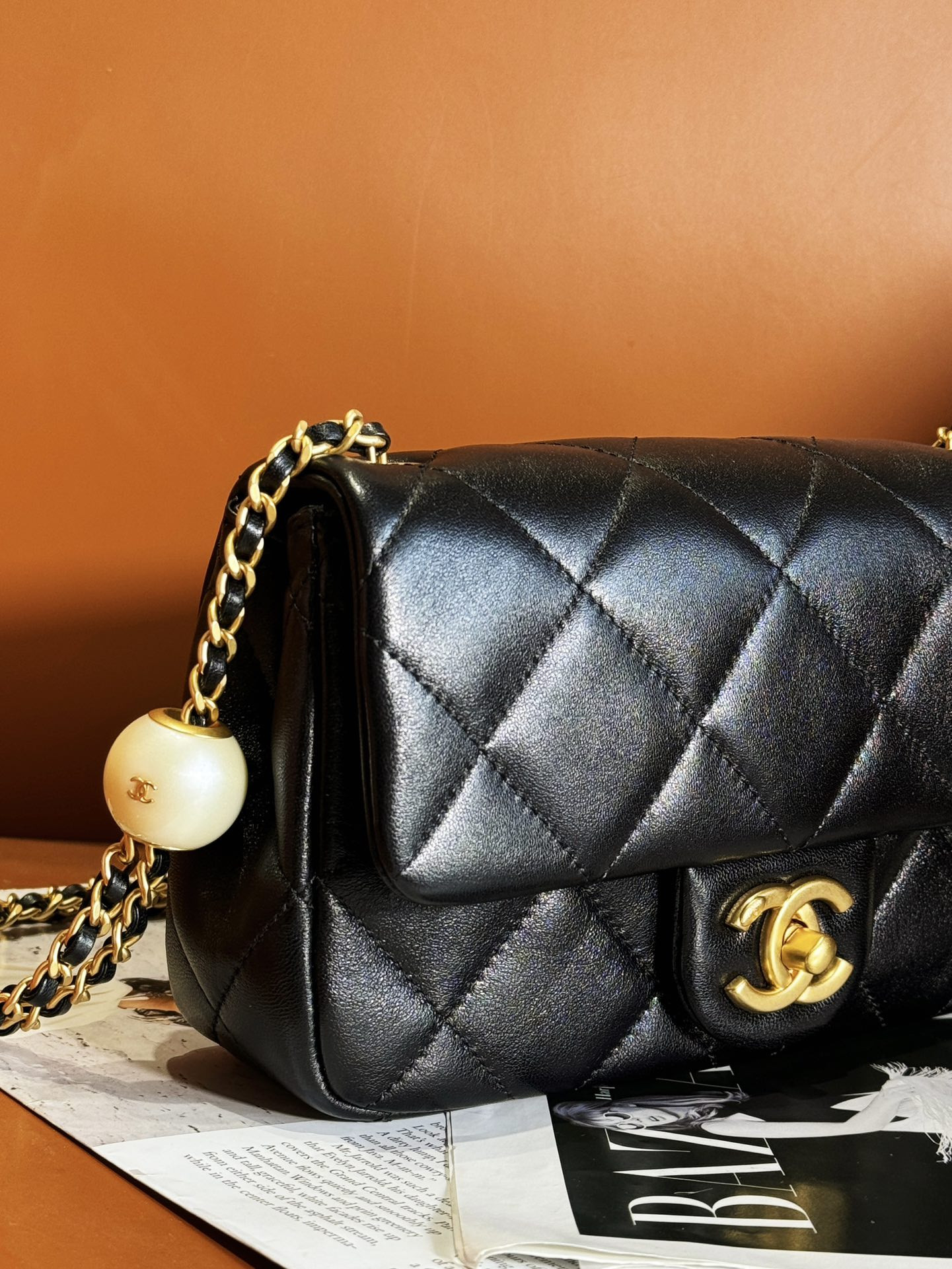 Ch**el CLASSIC HANDBAG Pearl Chain 13x20.5x6.5cm
