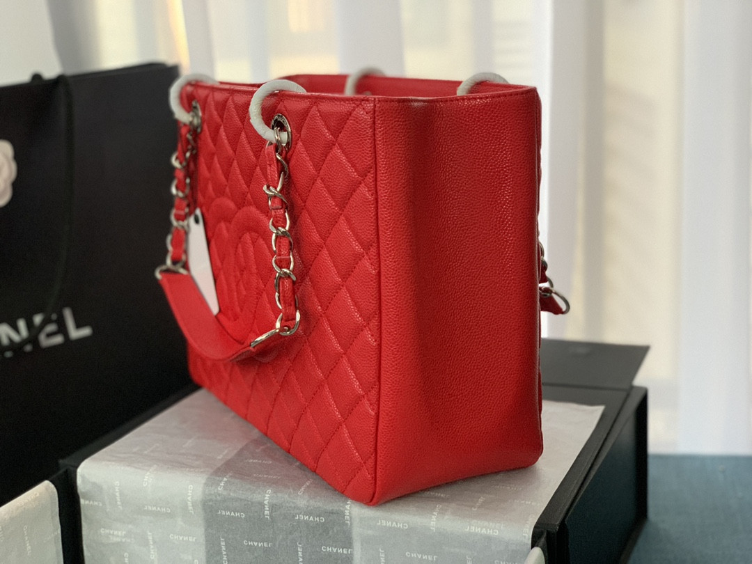 Ch**el GST CAVIAR LEATHER HARDWARE 24X33X13CM