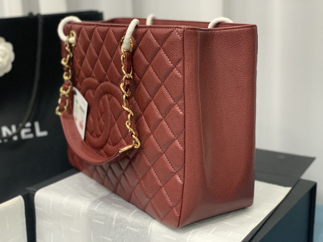 Ch**el GST CAVIAR LEATHER HARDWARE 24X33X13CM