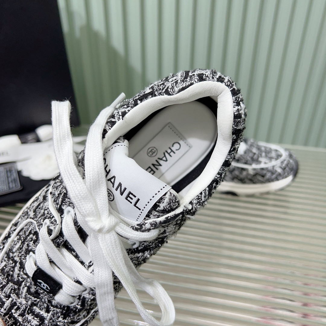 UA Ch**el SNEAKERS Tweed