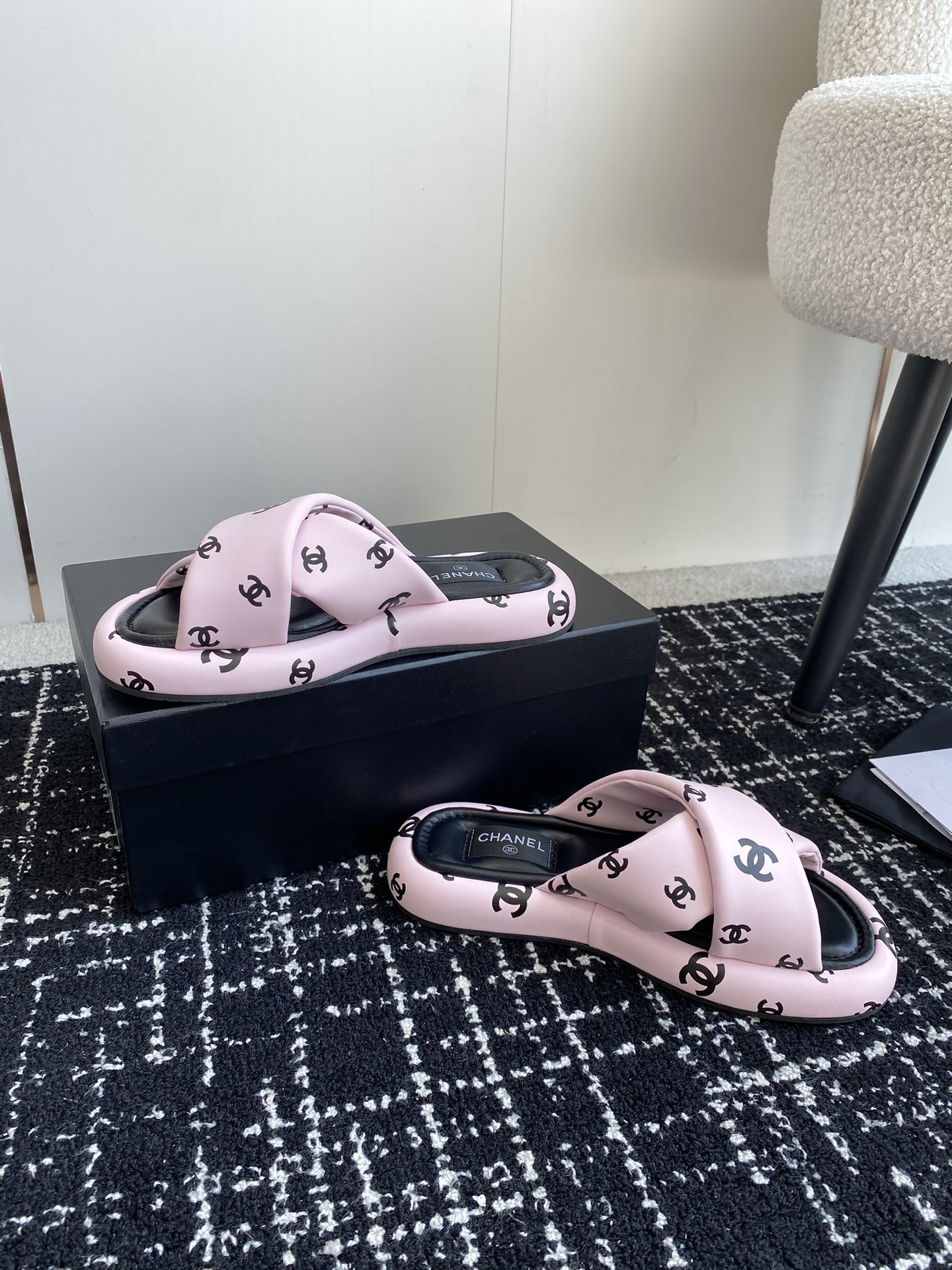 UA Ch**el SLIPPERS