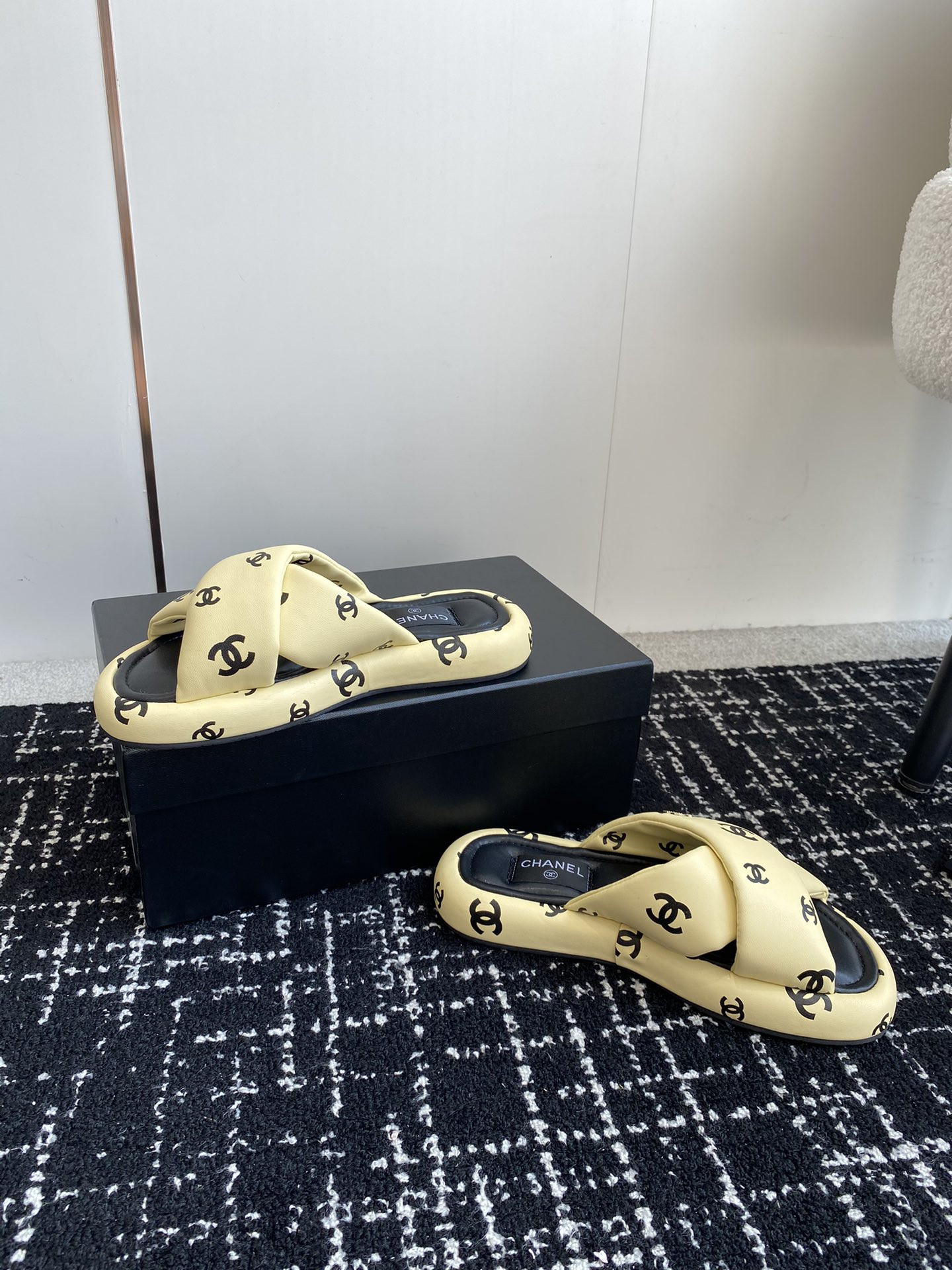 UA Ch**el SLIPPERS